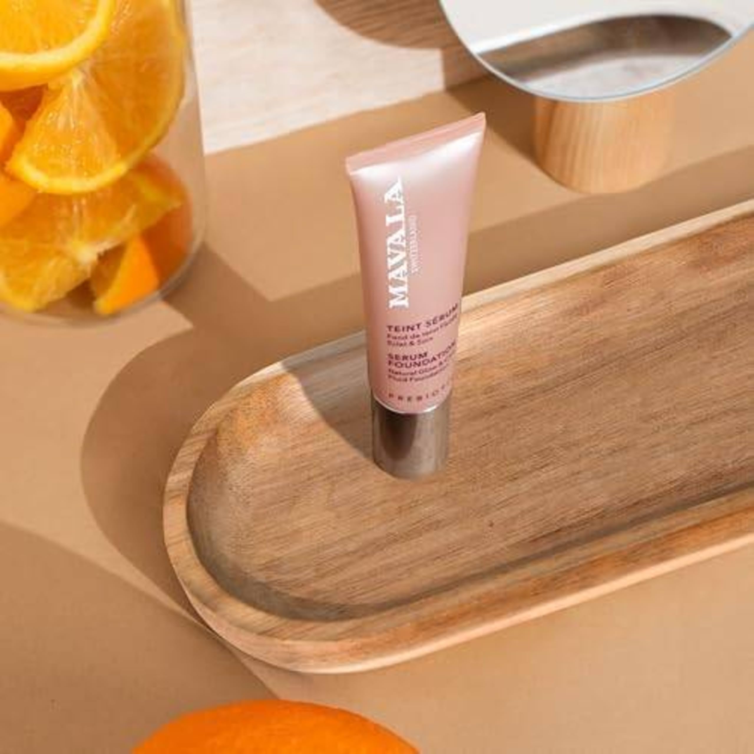 Mavala - Teint Sérum, Fond de Teint Fluide Eclat & Soin - Couvrance Modulable, Fini Semi-Mat Naturel - Soin Visage Apaisant, 83% de Soin - Teinte Dark, 30ml