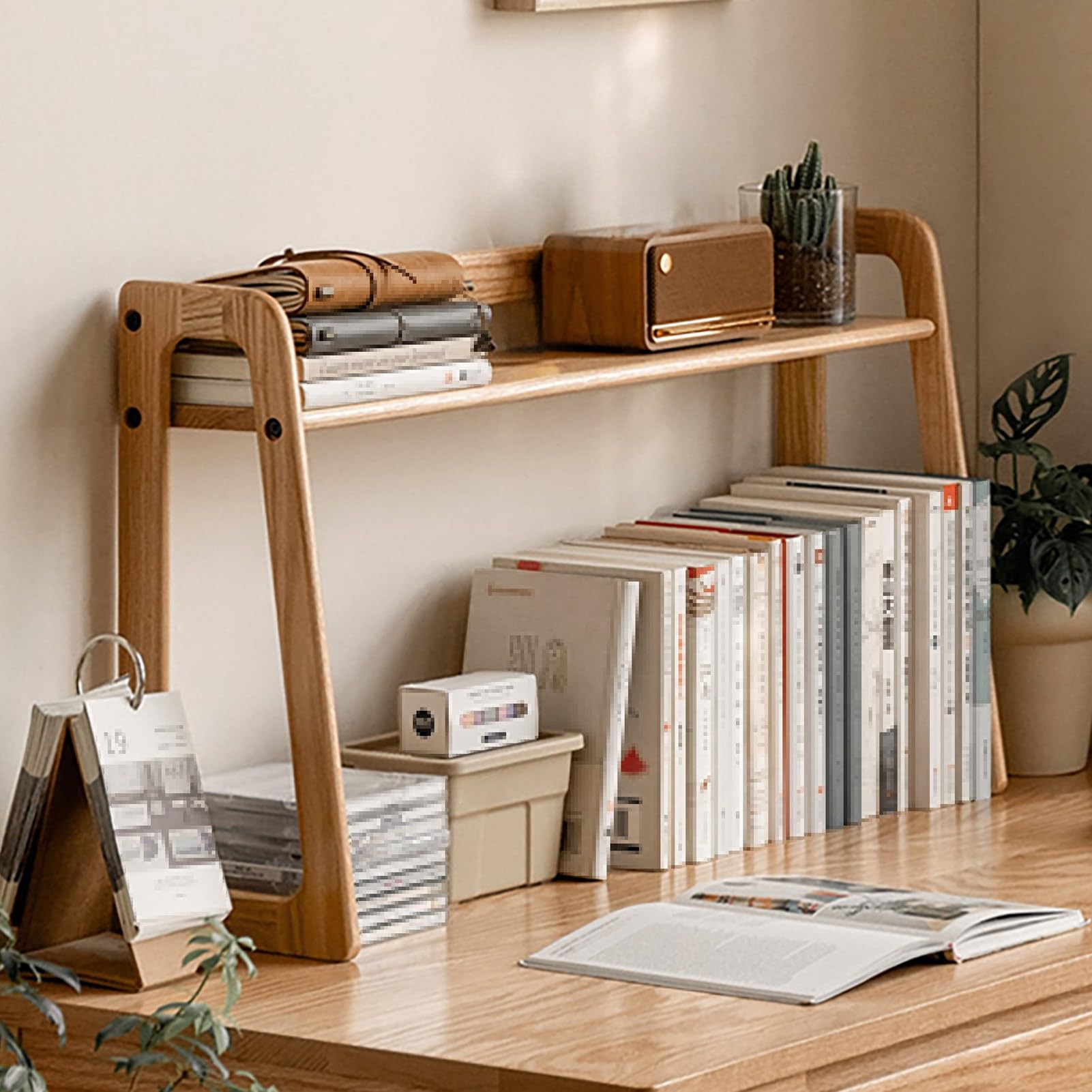 Étagère de bureau en bois à double niveau pour optimiser l'espace