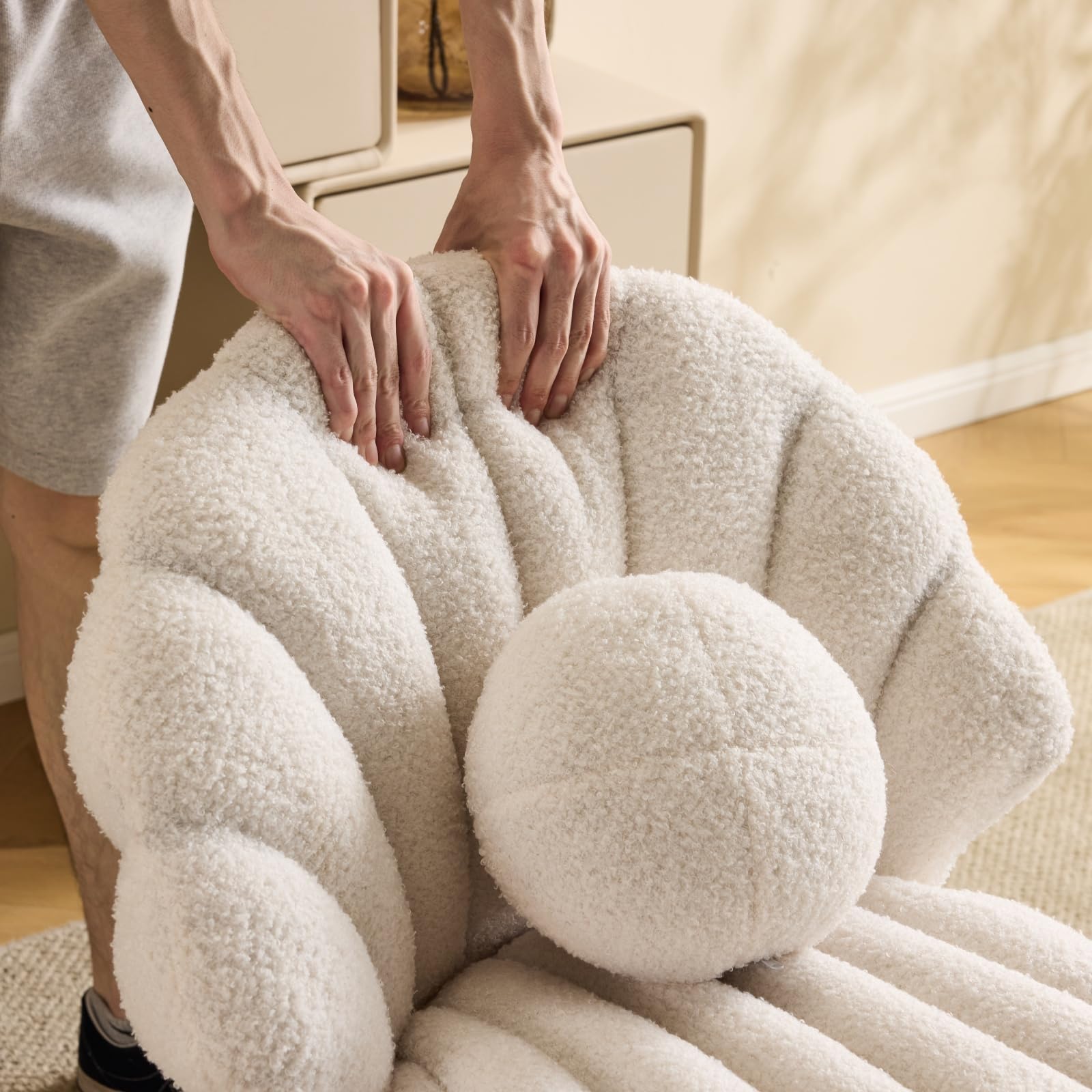 Bonnlo Schminktisch Stuhl, Muschel Sessel Wohnzimmer Modern Schminkstuhl aus Teddystoff mit Kissen Rückenlehne Golden Beinen, Ohrensessel bis 150 kg Vanity Chair für Schlafzimmer Kinderzimmer (Beige)
