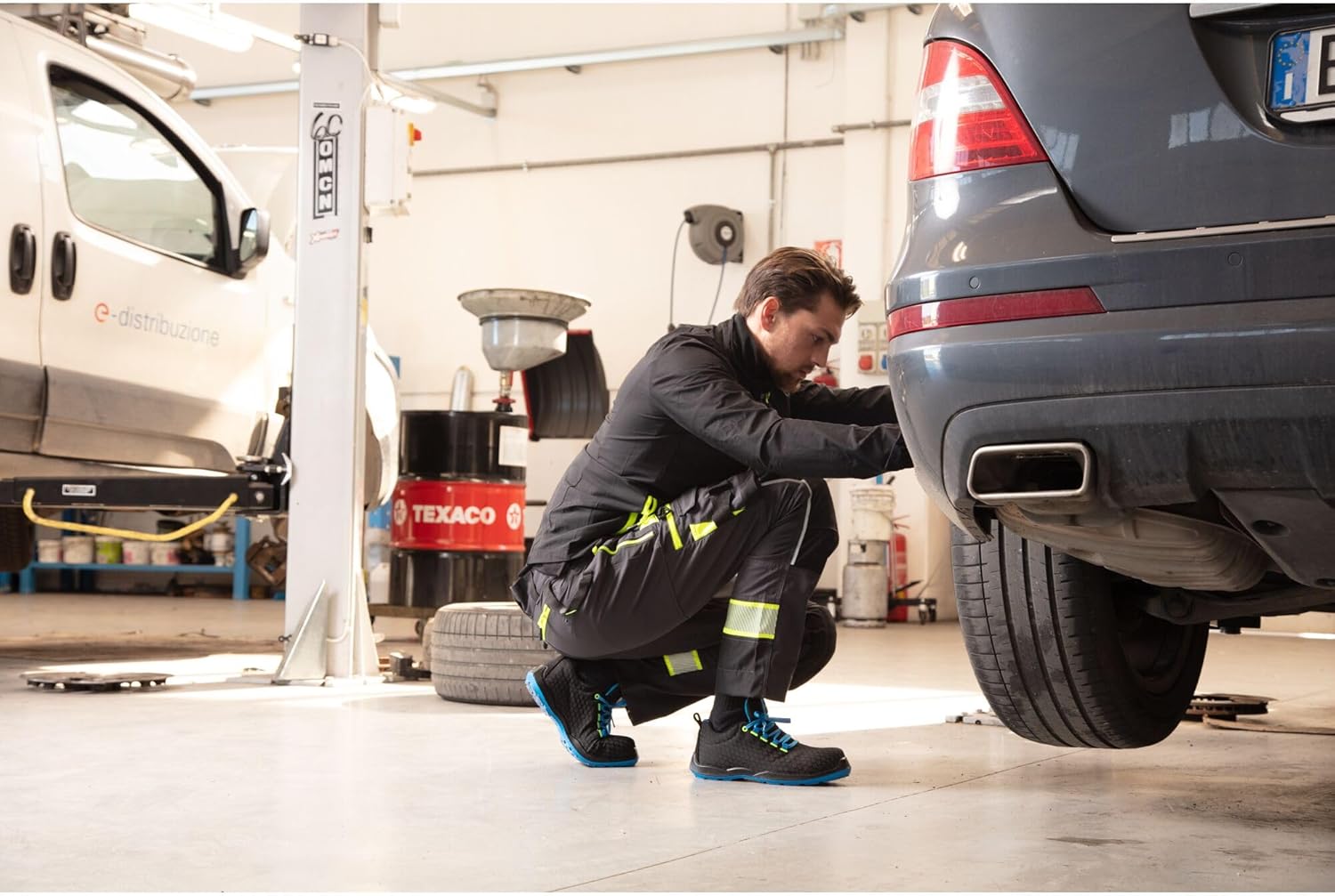 Portwest DX480 Men's Full Zip Soft Shell Jacket - Lightweight Mid Layer Work Jacket