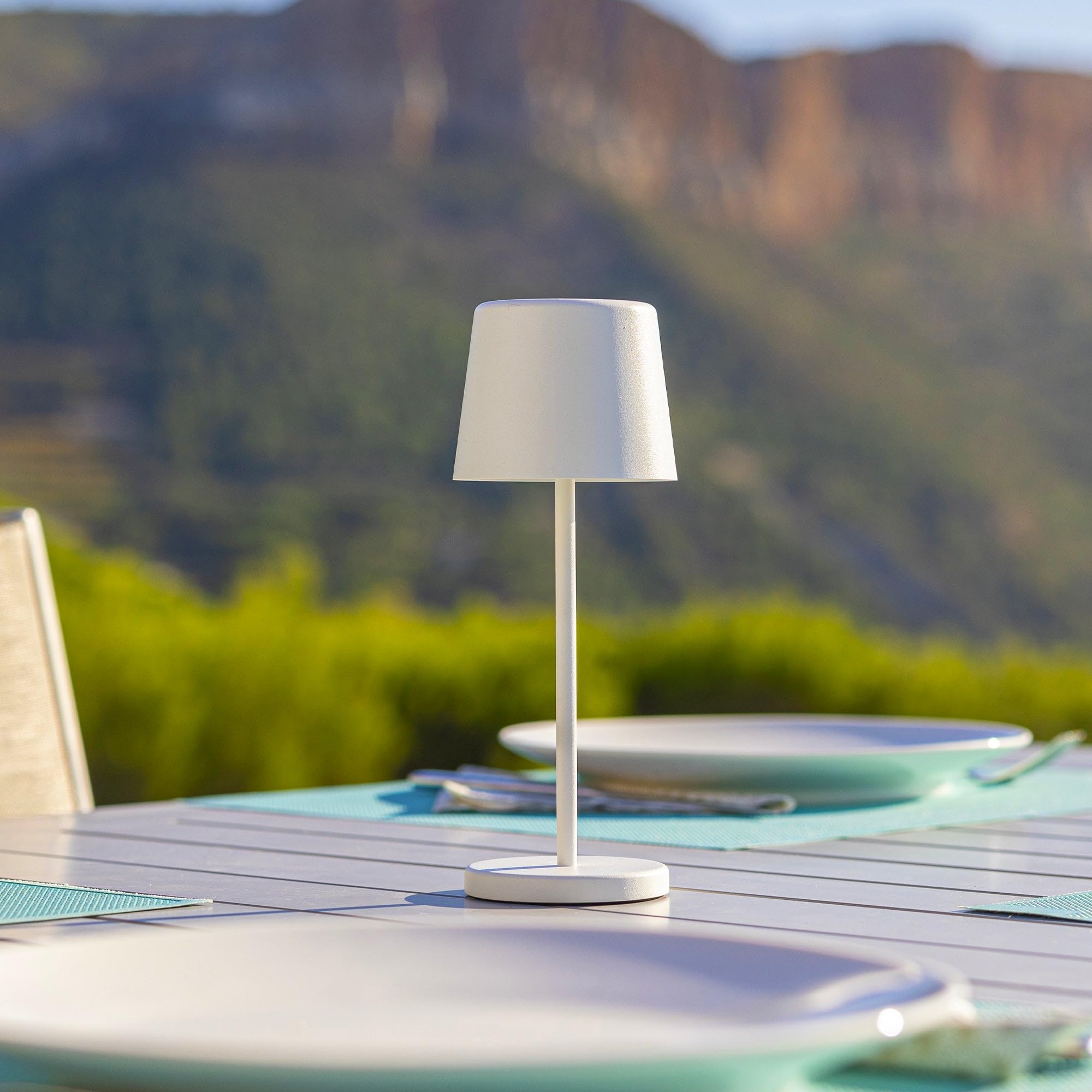 Mini lámpara de mesa táctil inalámbrica de aluminio blanco LED MINI WHITE blanco regulable H22cm
