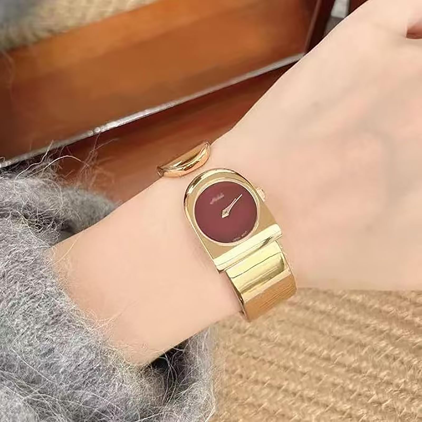 Orologio Da Donna Con Bracciale Rigido Al Quarzo, Orologio Da Polso Per Donna, Design Con Bracciale Rigido In Metallo, Adatto a Polsi Fino a 19 Cm, Cinturino Non Regolabile, Per Varie Occasioni