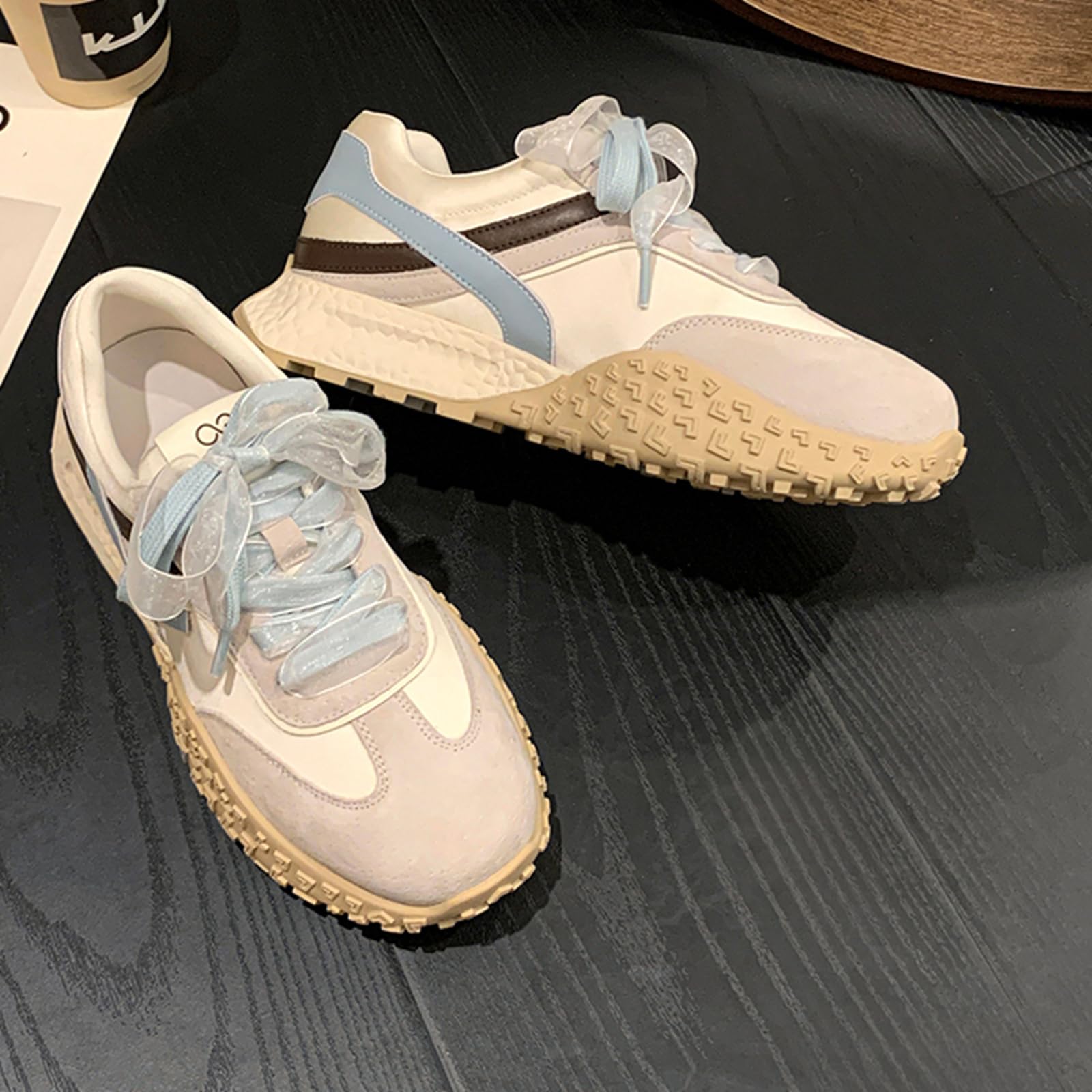 CUTEHEELS Wygodne, wytrzymałe damskie sneakersy ze skóry z okrągłym noskiem i sznurowaniem