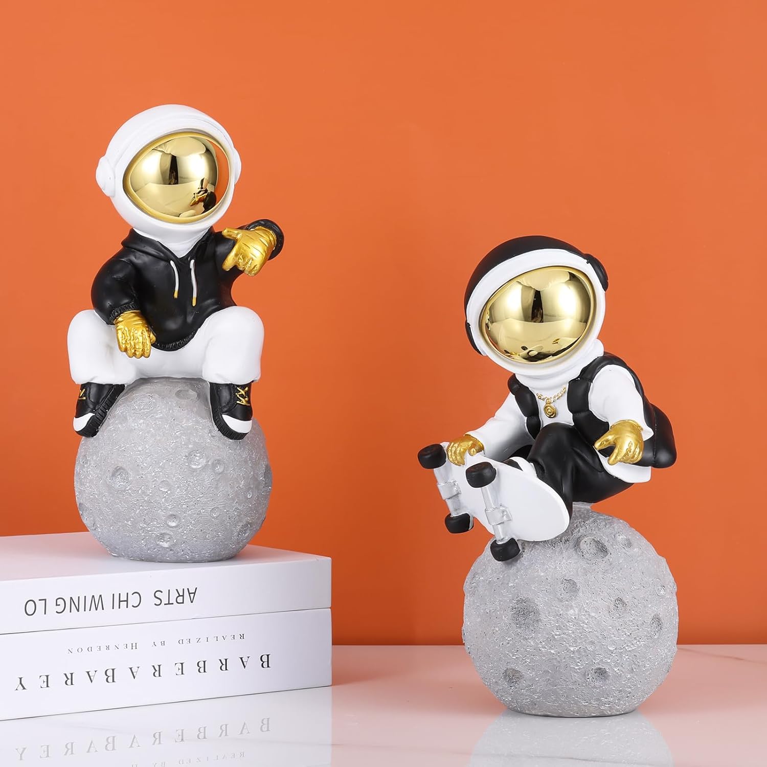 LCCCK Astronaut Figurine Spaceman Sculpture Black Gold Astronaut Statue Child Gifts Ornament Room Decor for Men,Home and Crafts Desktop Accessories Tabletop Decoration, Living Room, Office, Bookshelf