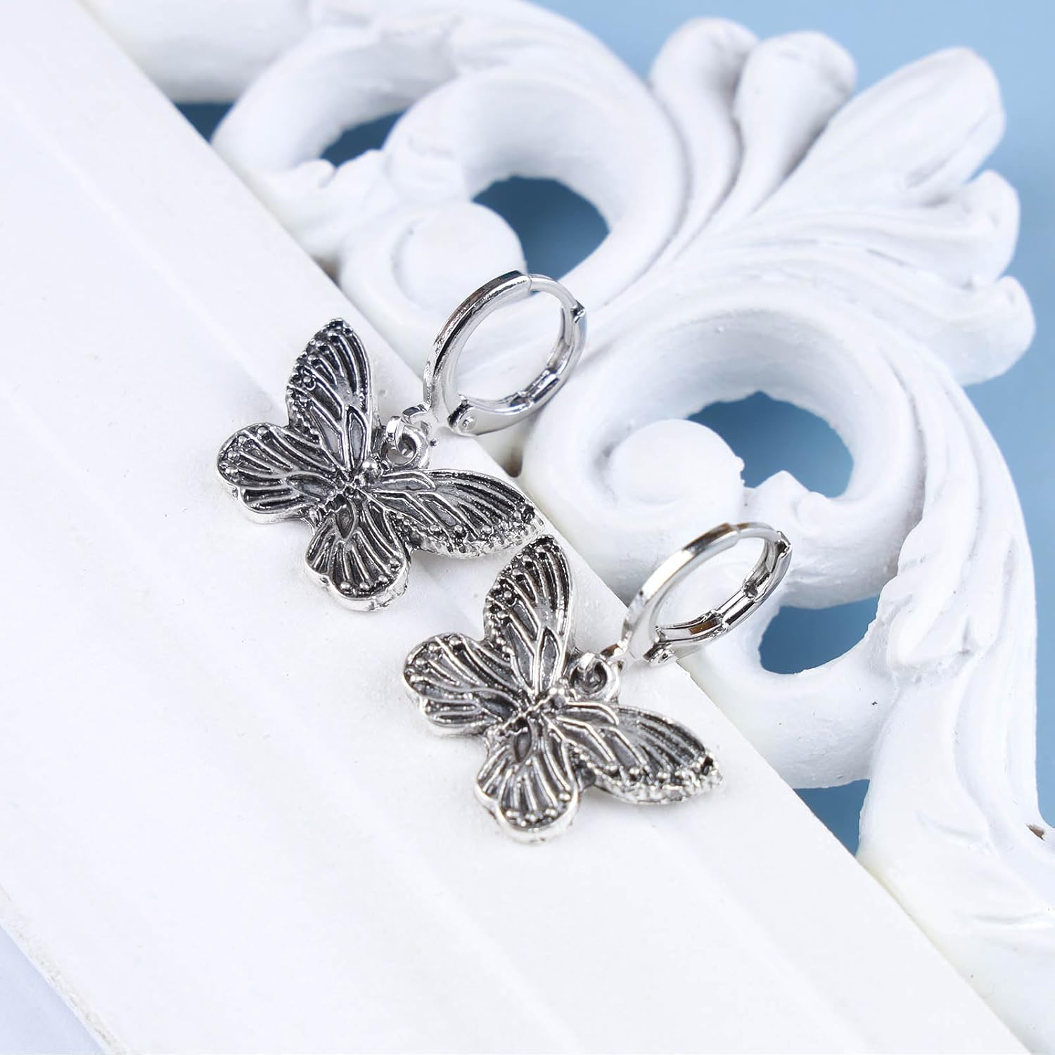 Andelaisi Boho Butterfly Hoop Earrings Vintage 3D Butterfly Earrings Silver Butterfly Huggie Earrings Personalized Butterfly Dangle Earrings Jewelry for Women - Image 3