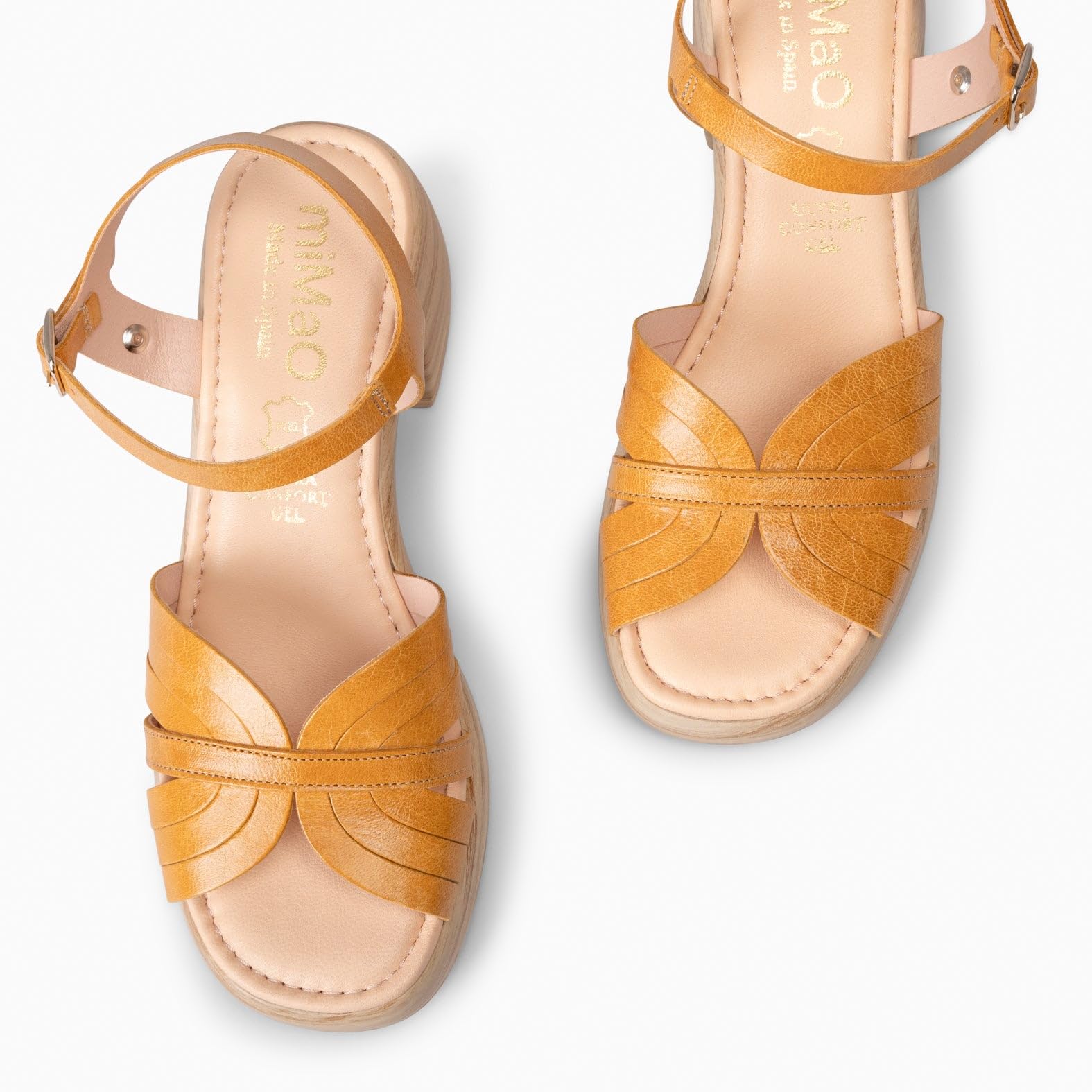 miMaO. Sandalias con plataforma y plantilla acolchada. Hecho en España