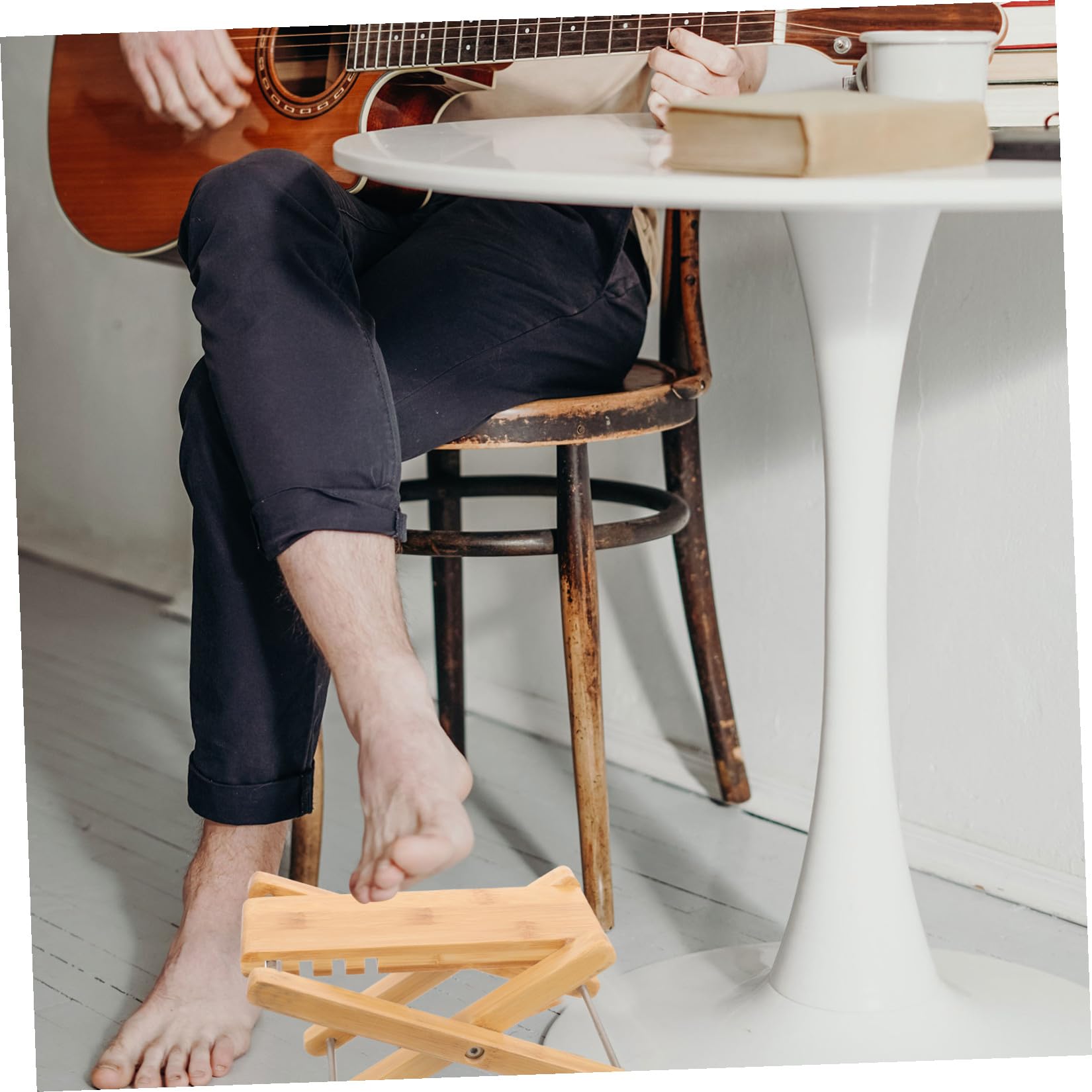 Yardwe Poggiapiedi Altezza Regolabile 4 Livelli per Chitarra Classica in Legno Leggero e Stabile, per Uso Domestico e Pratiche