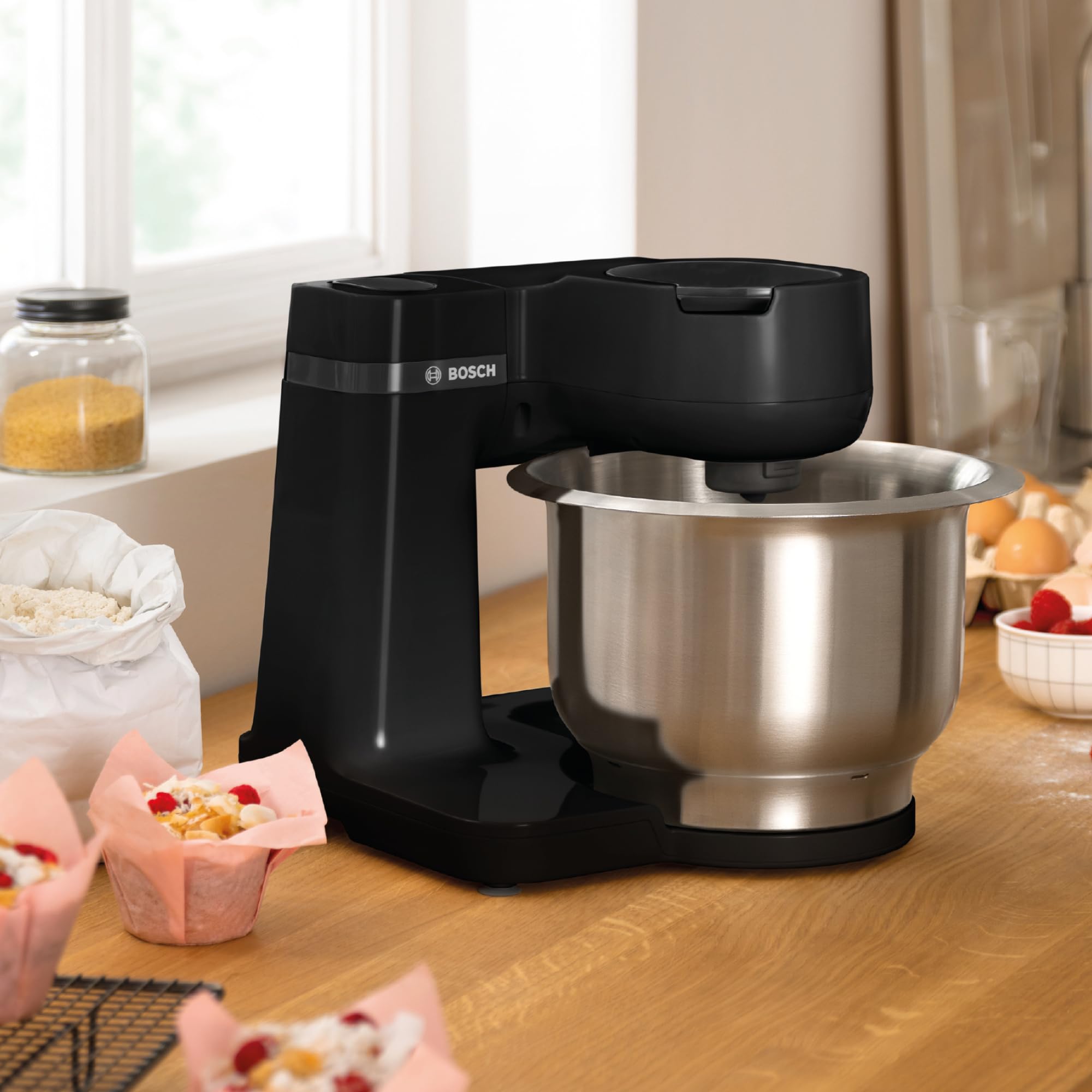 Bosch Robot de cocina MUM Serie 2 MUMS2EB01, cuenco de acero inoxidable de 3,8 L, agitador planetario, gancho para amasar, batidor, batidor de acero inoxidable, 3 discos, 700 W, negro