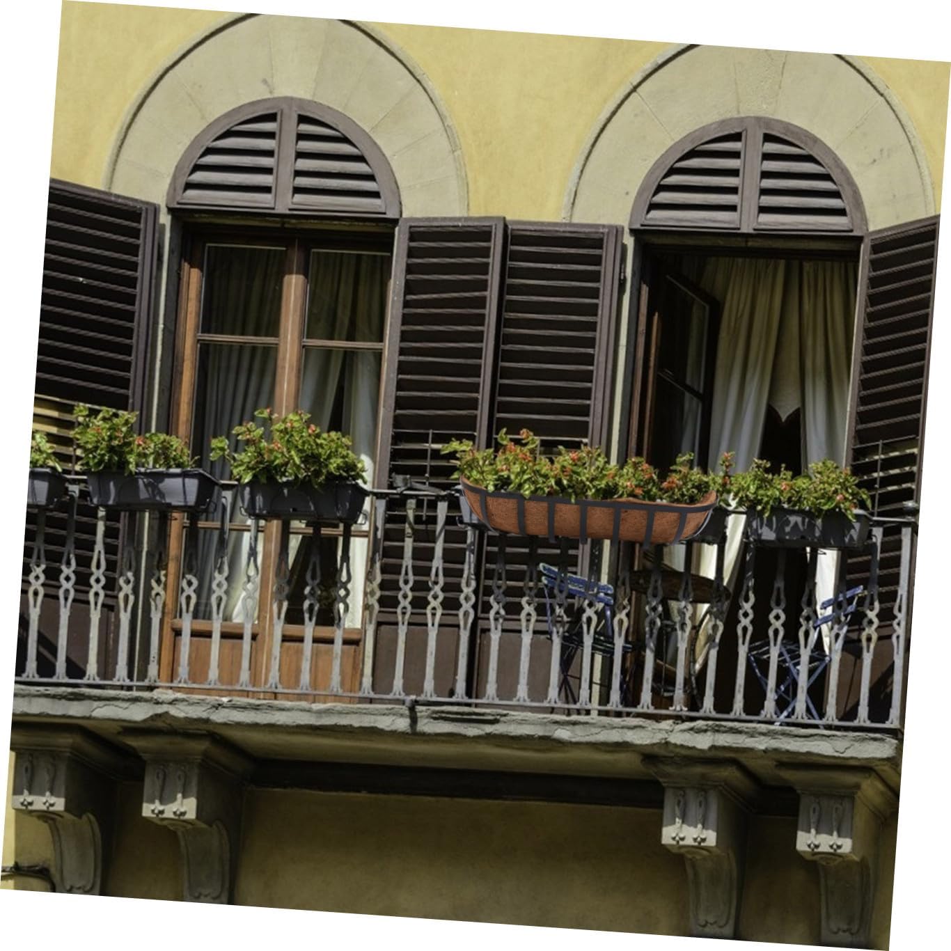 TIDTALEO Coconut Palm Hanging Flower Basket Wall-Mounted Iron Flowerpot 24-inch Semi-Circle Planter for Balcony and Outdoor Garden Sundries Container