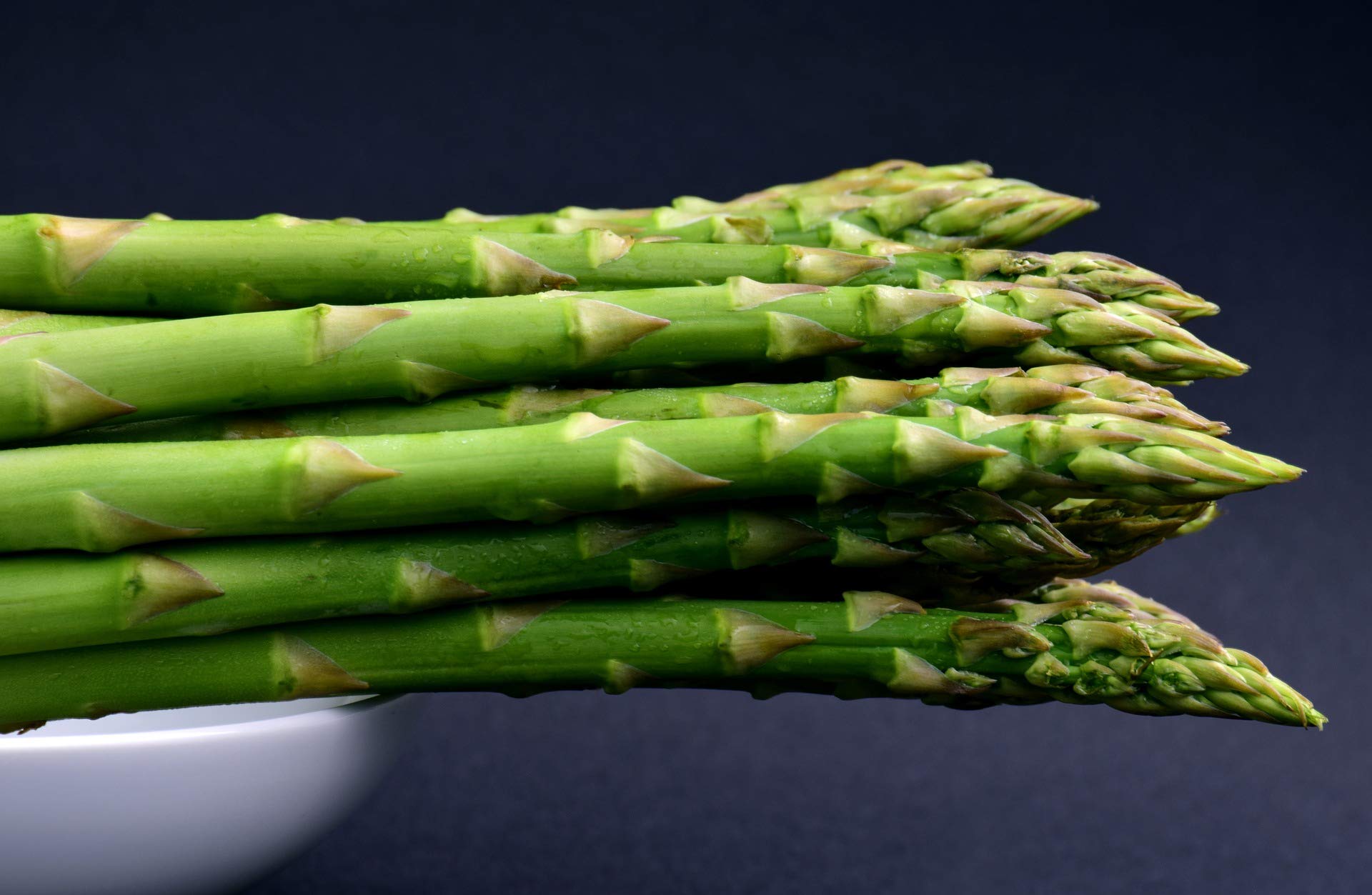 Spargel grün frisch 1 kg Packung