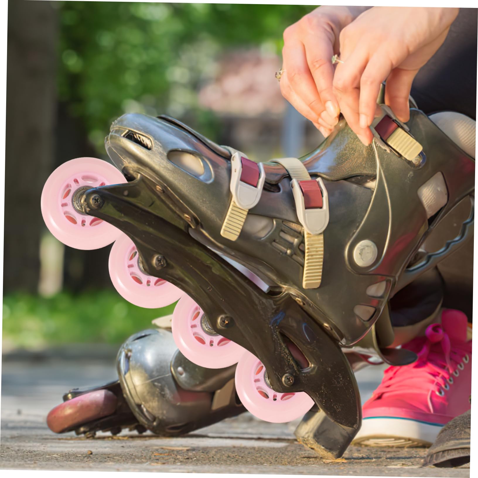 BESPORTBLE 4Pcs Roller Skate Wheels Replaceable Outdoor Indoor Wheels for Smooth Skating Durable Wear Resistant Suitable for Various Surfaces