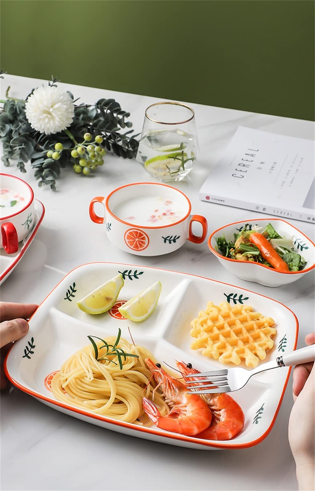 Assiette à dîner avec compartiment, bol, cuillère et fourchettes – Design robuste pour une alimentation saine
