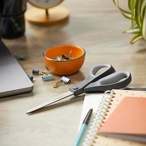 Miniatura 9 de Fiskars Tijeras de titanio Softgrip para uso diario (8 pulgadas), 2 unidades