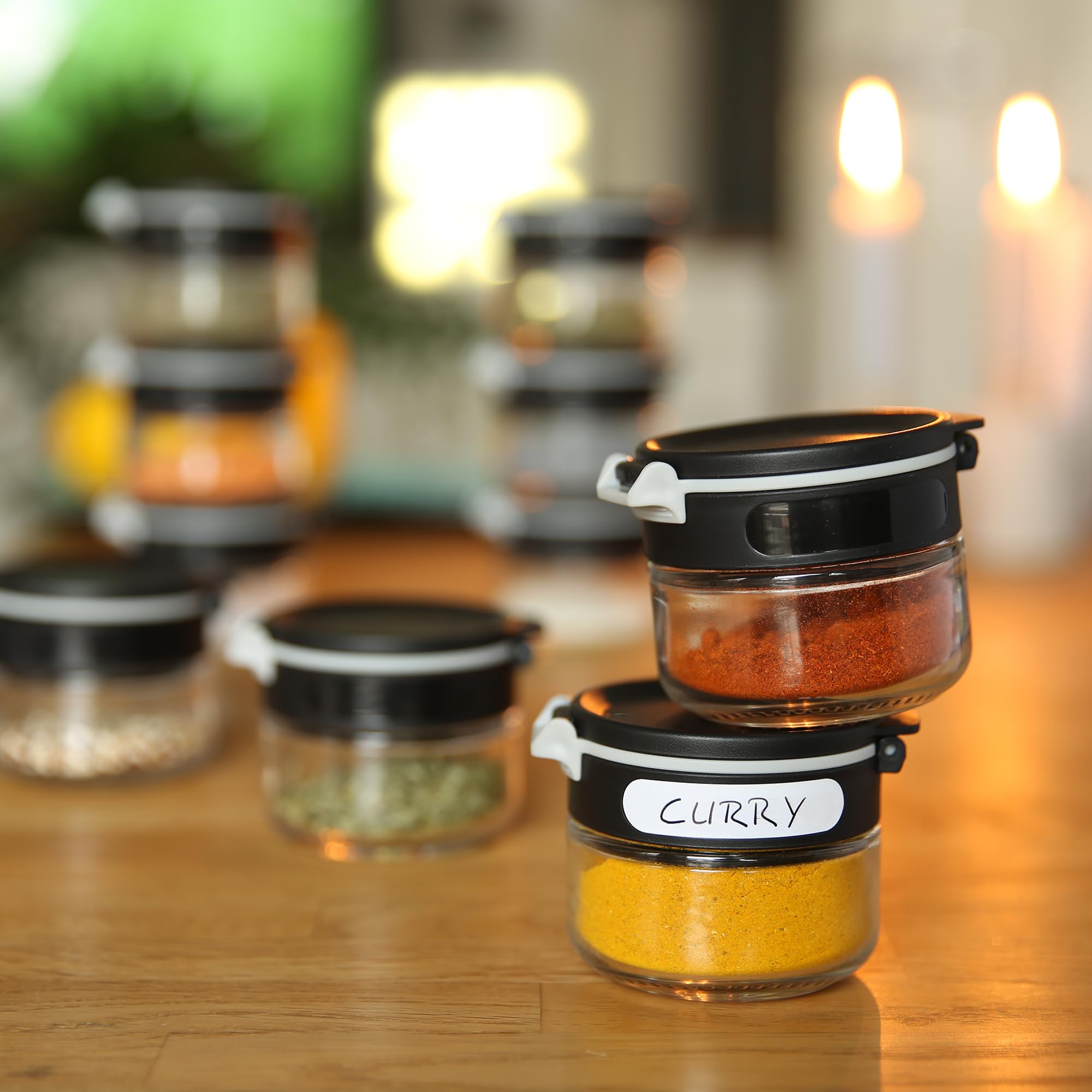 your GEAR Gewürzstreuer Double-Flip - Gewürzdosen in 2 Größen (200ml + 85ml) aus Glas mit drehbarem Gewürzregal, selbstreinigender Streueinsatz, Gewürzgläser im Gewürzkarussell mit Etiketten