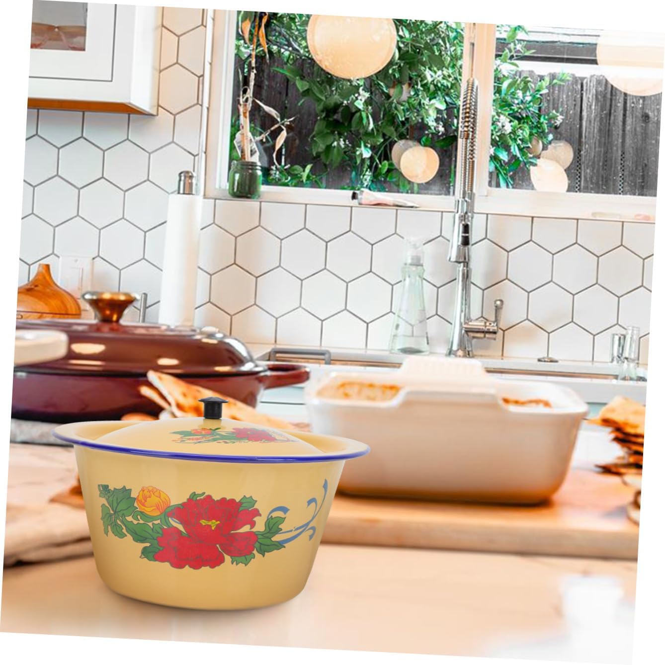 KALLORY Vintage Enamelware Oil Bowl with Lid 1.4l 19.5cm Retro Enameled Serving Bowl Household Soup Pot for Kitchen and Dining