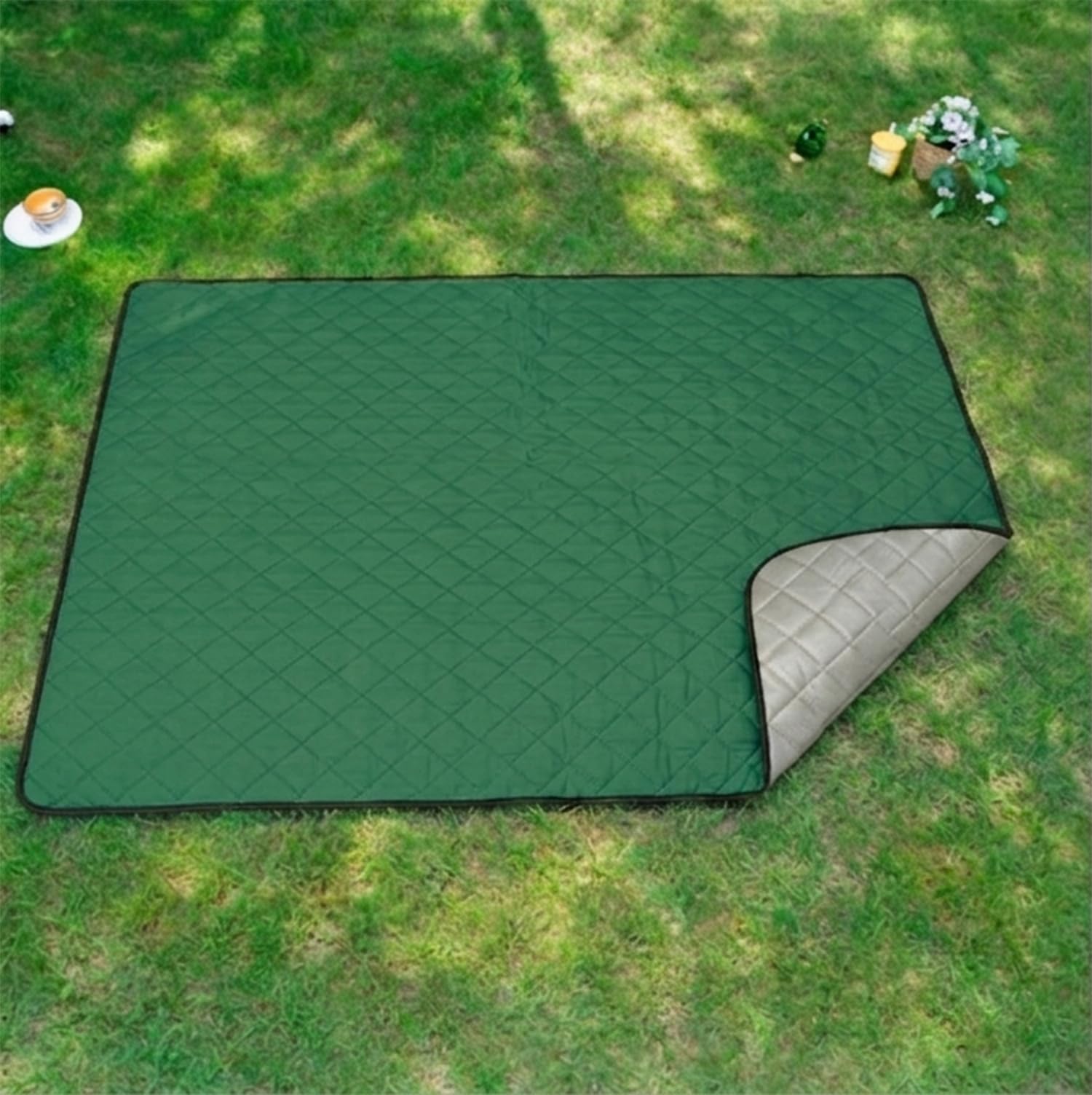 Medium Dark-Green Waterproof Picnic Blanket 200cm x 150cm, 4 Person Thickened Soft Cotton Foldable Sandproof Machine Washable Beach Mat for Park, Camping & Beach