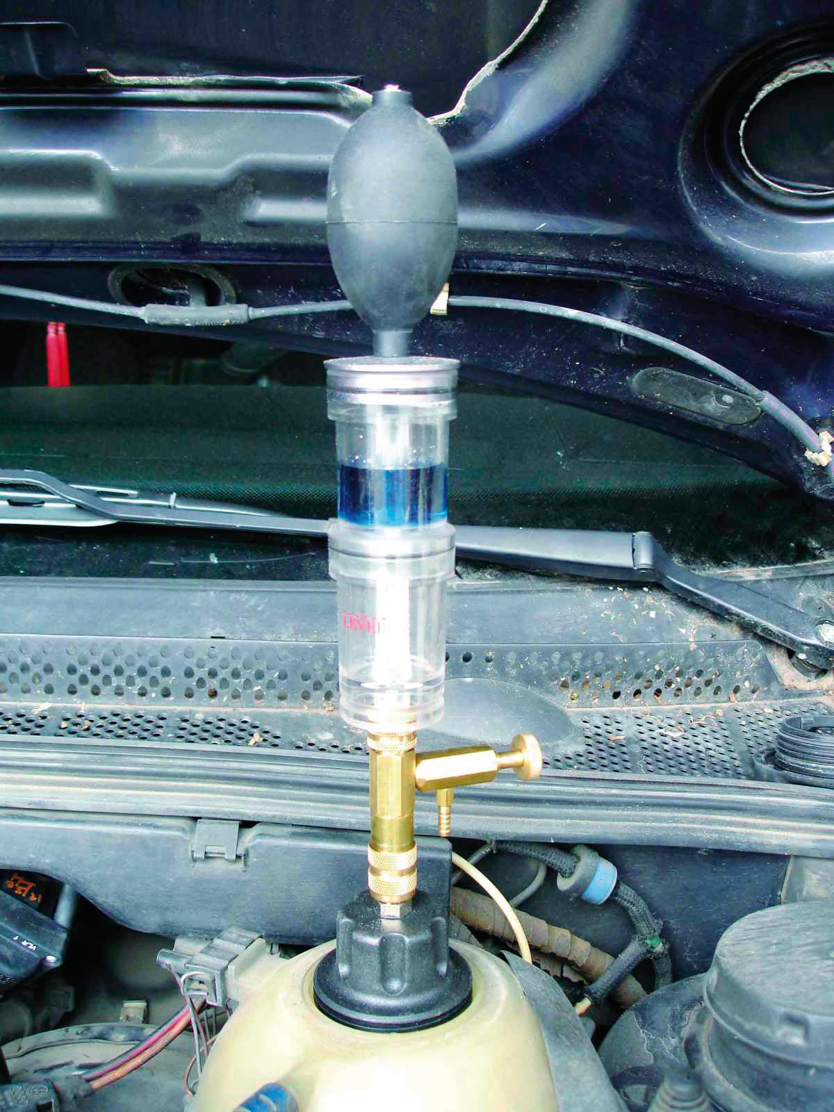 Kunzer 7KTS05.1 Kühlertestsatz 5-teilig CO2-Lecksucher - für PKW, SUV, Transporter mit Otto-Motoren zur Zylinderkopfdichtungsprüfung