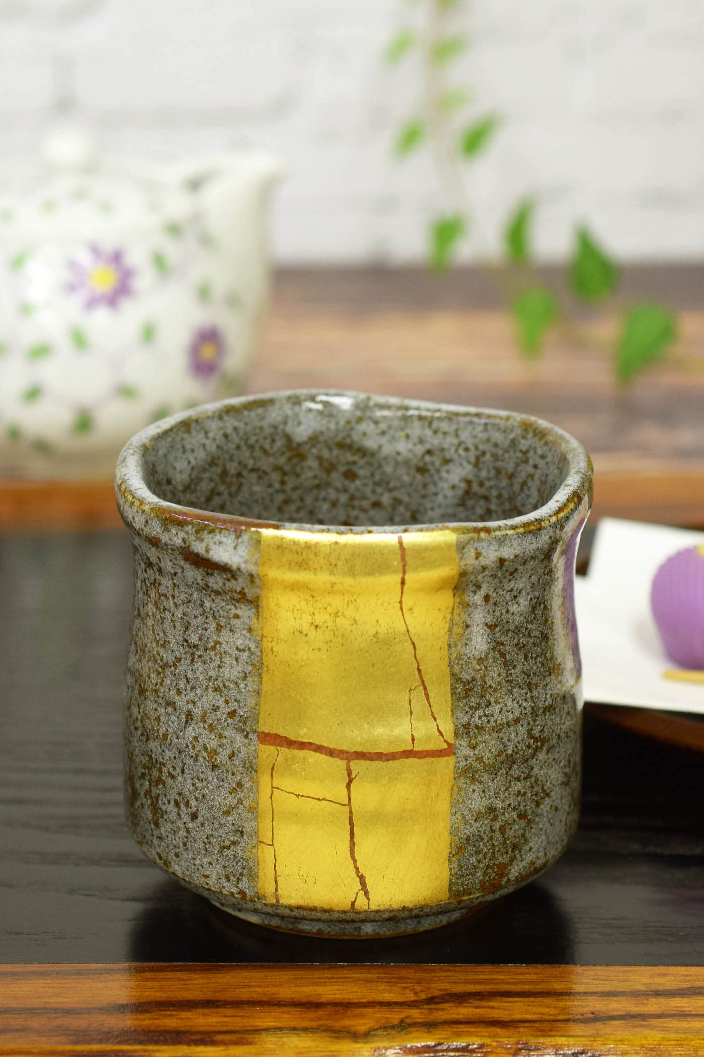 Amazon | 和座の蔵 おしゃれ 九谷焼 湯呑み 金箔ライン 湯呑み茶碗