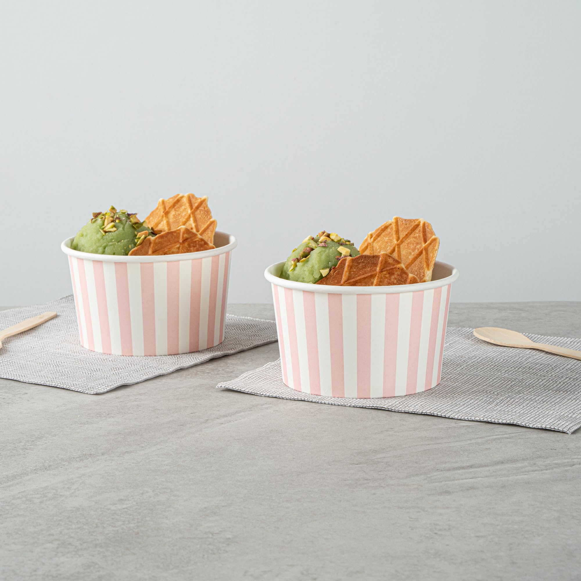 Restaurantware Coppetta - Vasos de postre de 12 onzas, 200 vasos desechables para helado, tapas se venden por separado, cuencos de papel FroYo resistentes, rosa y blanco, para alimentos fríos y