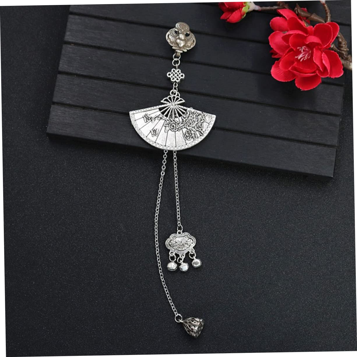 Retro Fan Clip Women's Brooch Pin for Business Events Social Gatherings