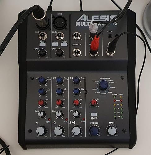 Alesis MultiMix 8 USB FX 8チャンネル・スタジオミキサー