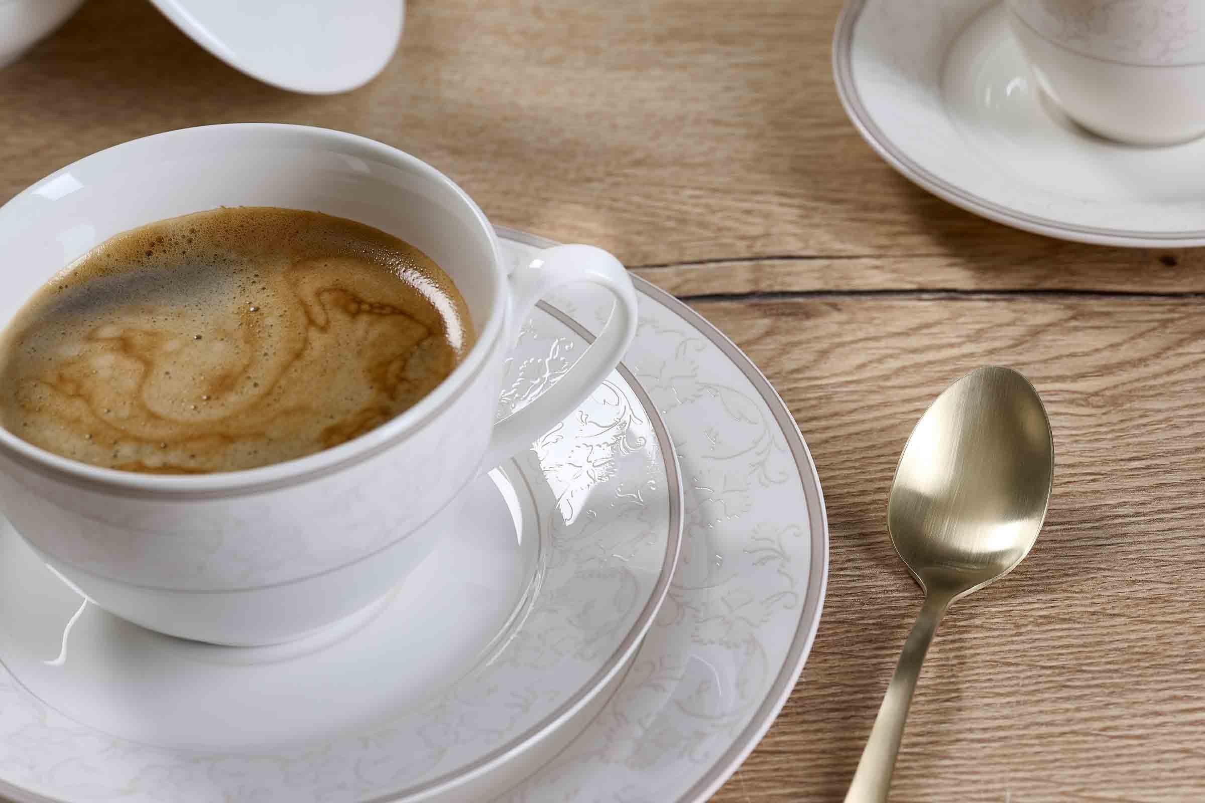 Ritzenhoff & Breker Isabella Kaffeetasse 250 ml, Tassen mit Floral-Dekor im praktischen 6er Set, Porzellan, Spülmaschinengeeignet, Beige