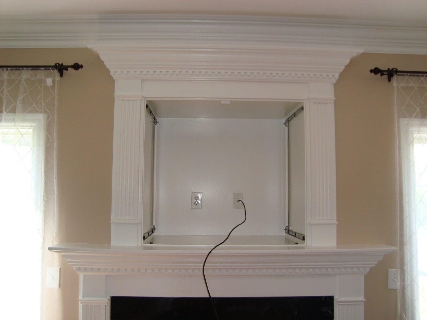 Fireplace Nook TV Mount - Fits All Plasma/LCD/LED Tilt or Flat 32-80"