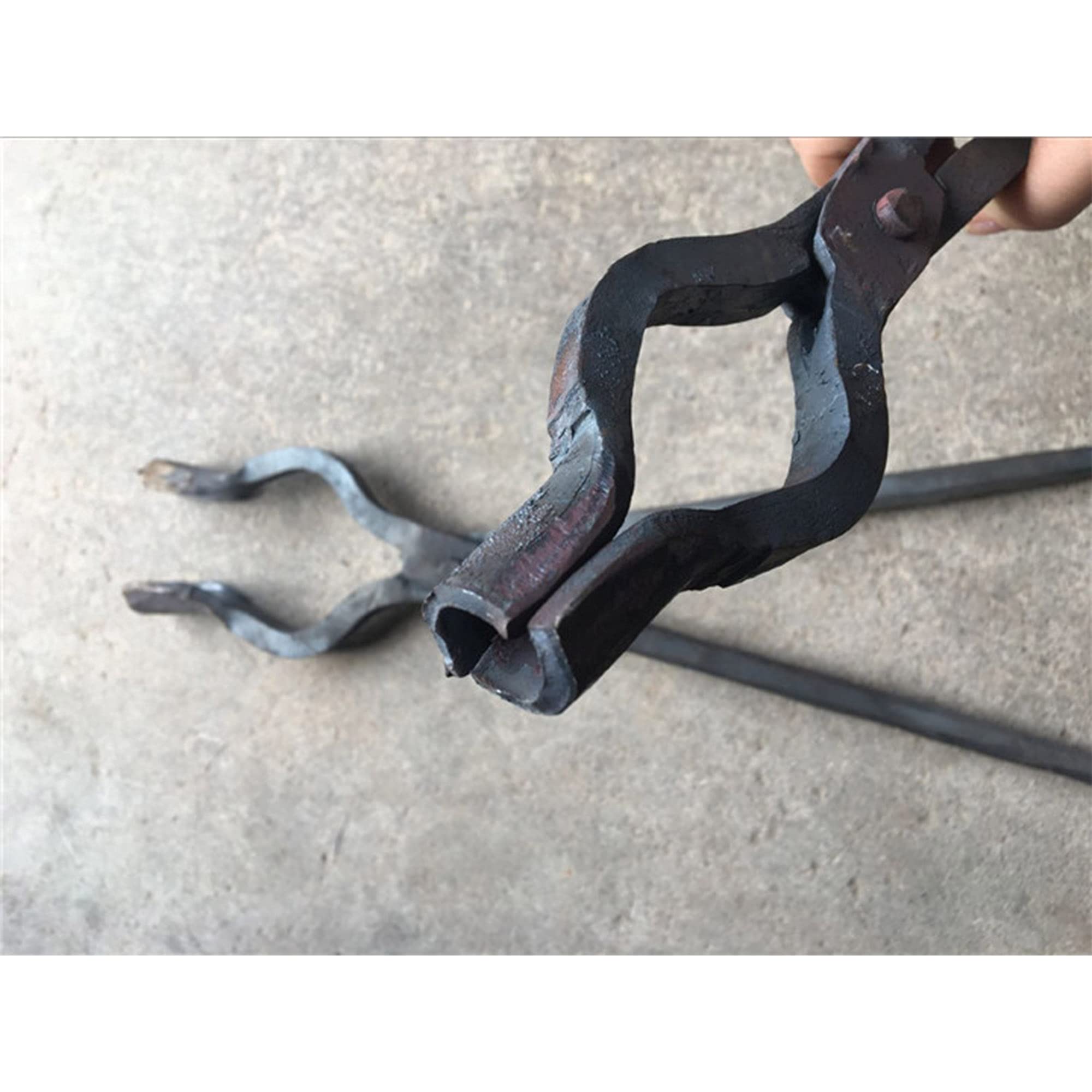 Pince de forgeron à bouche ronde 470 mm pour couteaux d'enclume - Pince pour ingénieur