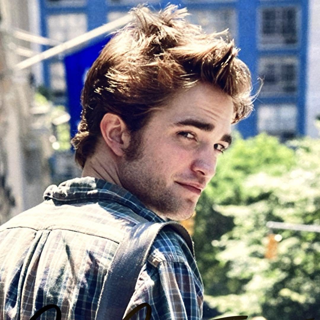 Amazon.co.jp: ロバートパティンソン直筆サイン入り超大型写真  