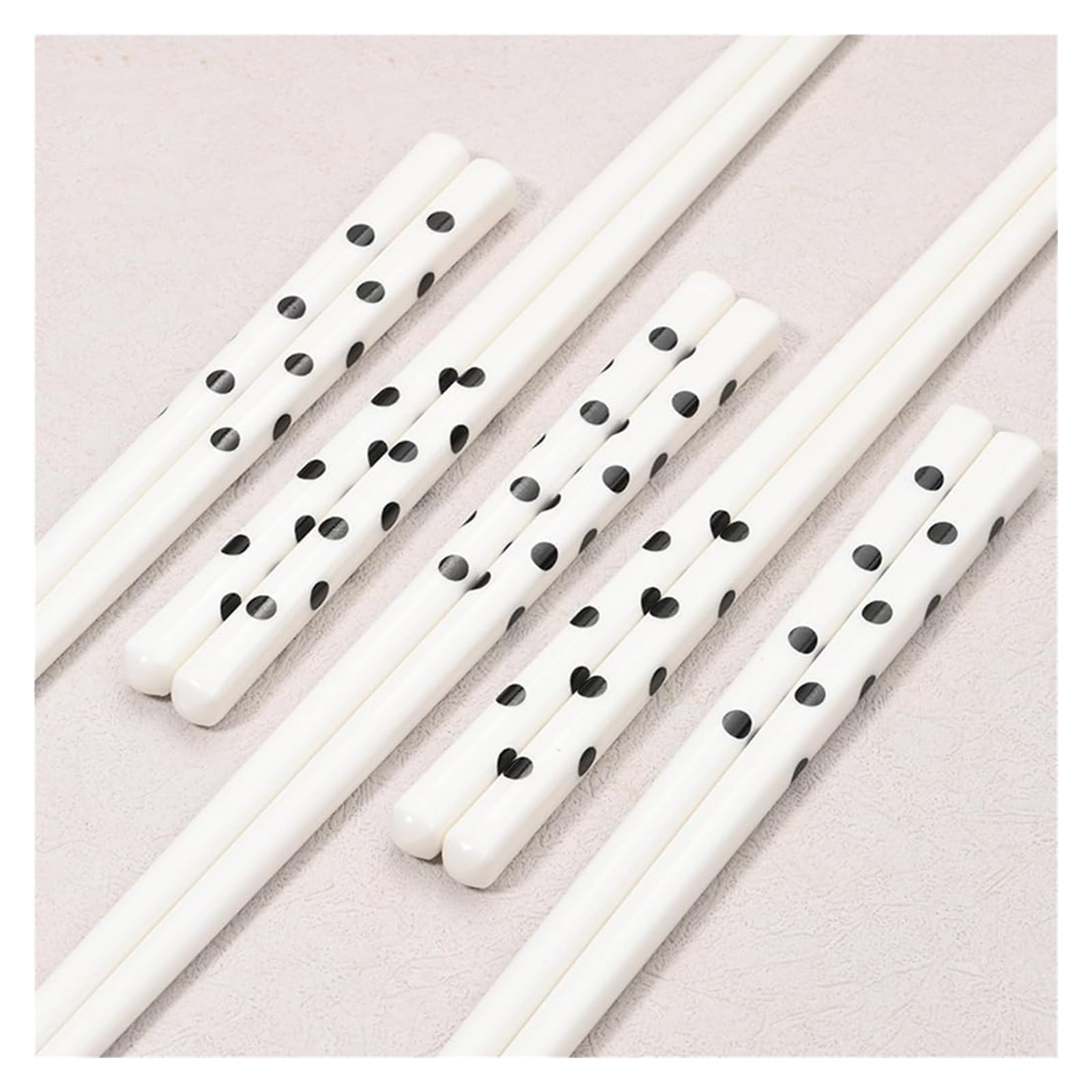 Baguettes en céramique, Coffret cadeau de baguettes réutilisables avec étui, à pointe ondulée noire en céramique d'os haute qualité 10 paires délicates