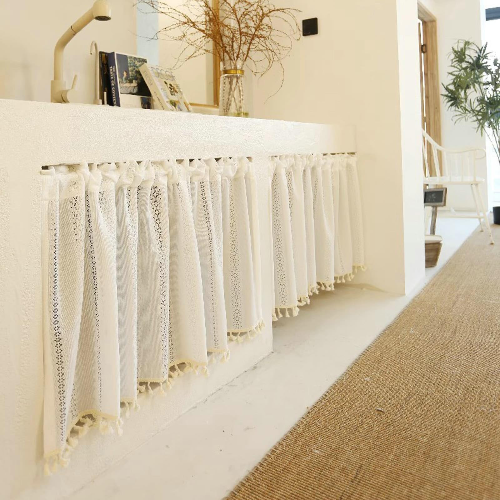 AMDXD Visillo de voile de 135 x 60 cm, visillo para ventana, encaje, patrón geométrico con borla, poliéster, 1 unidad, para baño, color blanco y beige