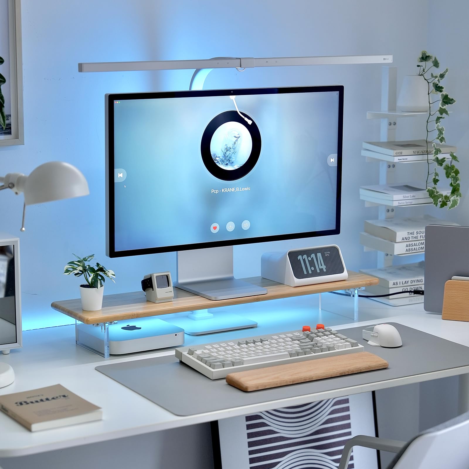 Supporto per monitor in bambù, mensola da scrivania con gambe in acrilico e luci RGB | 31,5 pollici di larghezza, 3,3 pollici di spazio, adatto per monitor, laptop, stampante e altoparlanti per piccole scrivanie