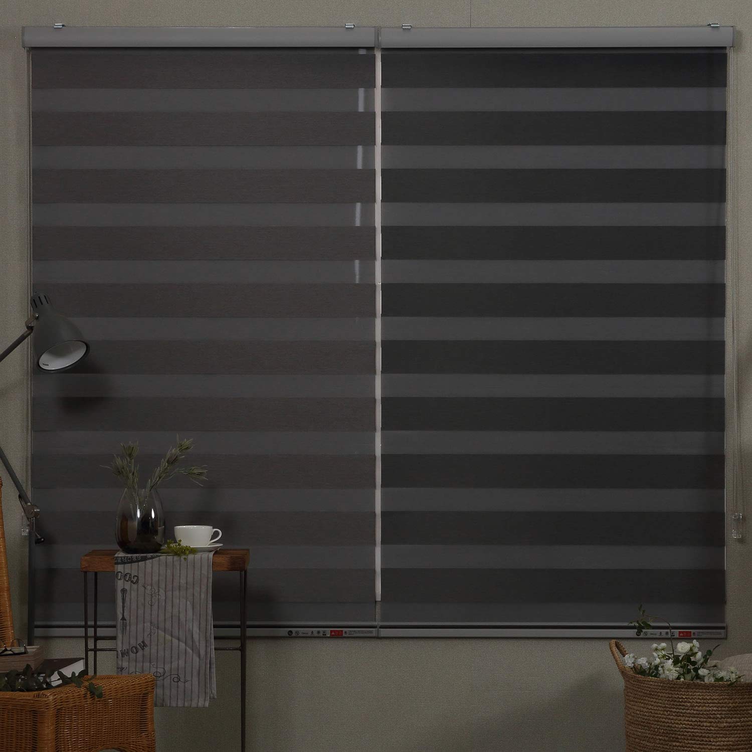 調光ロールスクリーン/ロールカーテン　ガロセロ　グレー Amazon｜GAROSERO 調光 高遮光 ロールスクリーン Venice 1cm単位