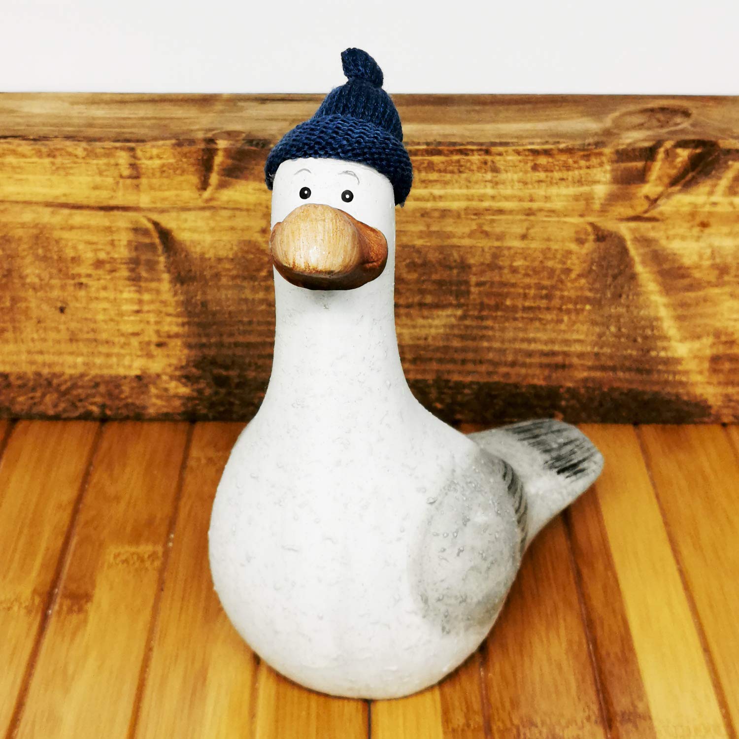 Möwe mit Strickmütze Dekofigur Hinnerk Keramik Maritim Vogel Meer Küste Strand (Gross 20cm hoch)