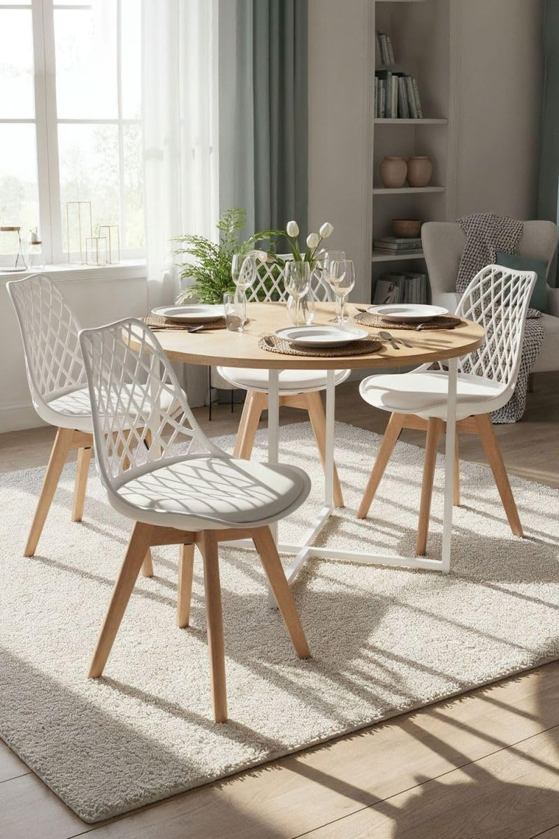 Regalos Miguel Set di 4 sedie Mima bianche, per sala da pranzo e cucina, stile nordico, struttura in polipropilene, seduta imbottita in similpelle e gambe in legno di faggio
