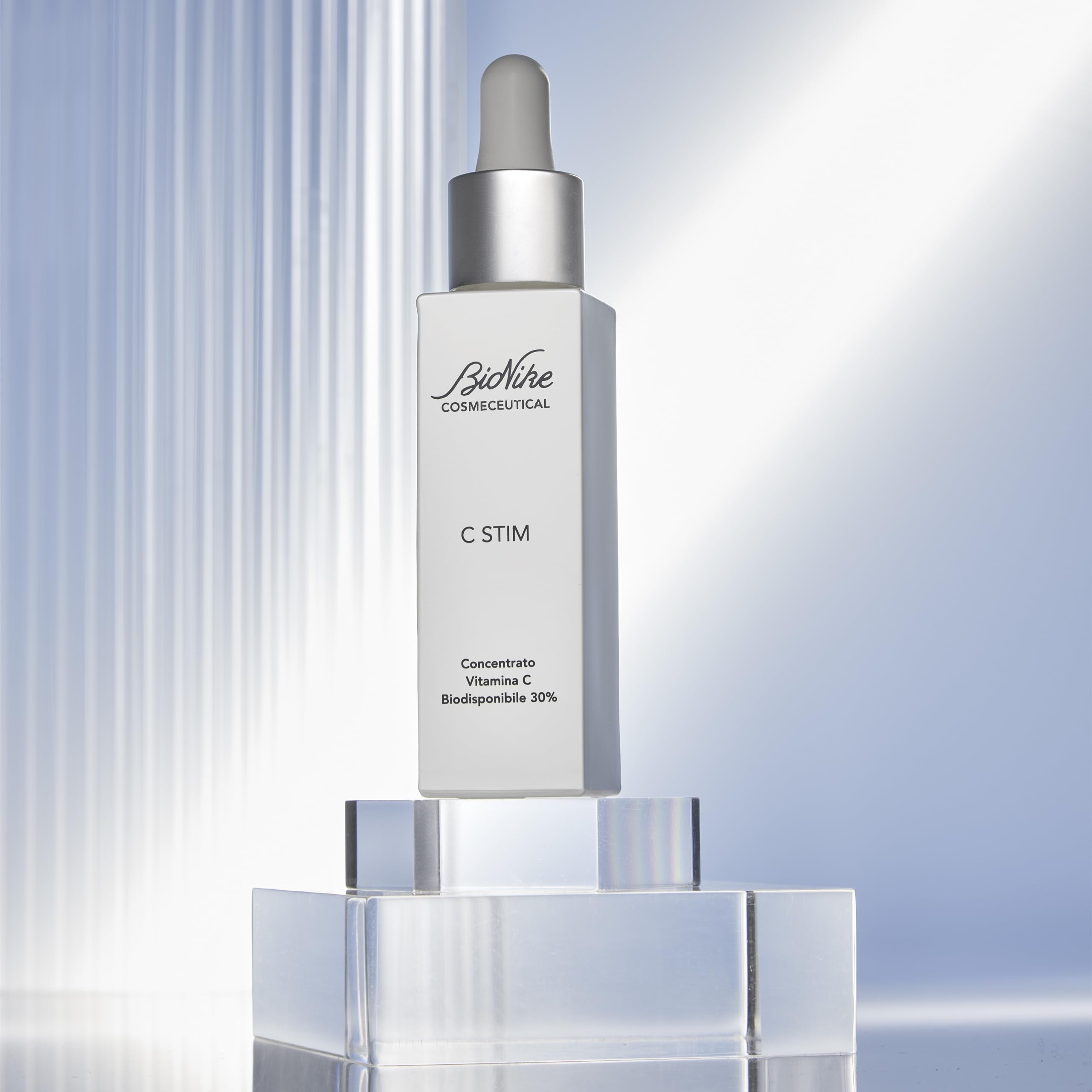 Bionike Cosmeceutical - C Stim Siero Viso Vitamina C ad Azione Antiossidante, Distende le Rughe e Uniforma e Illumina l'Incarnato, Dona una Pelle Levigata e Rivitalizzata, 30 ml