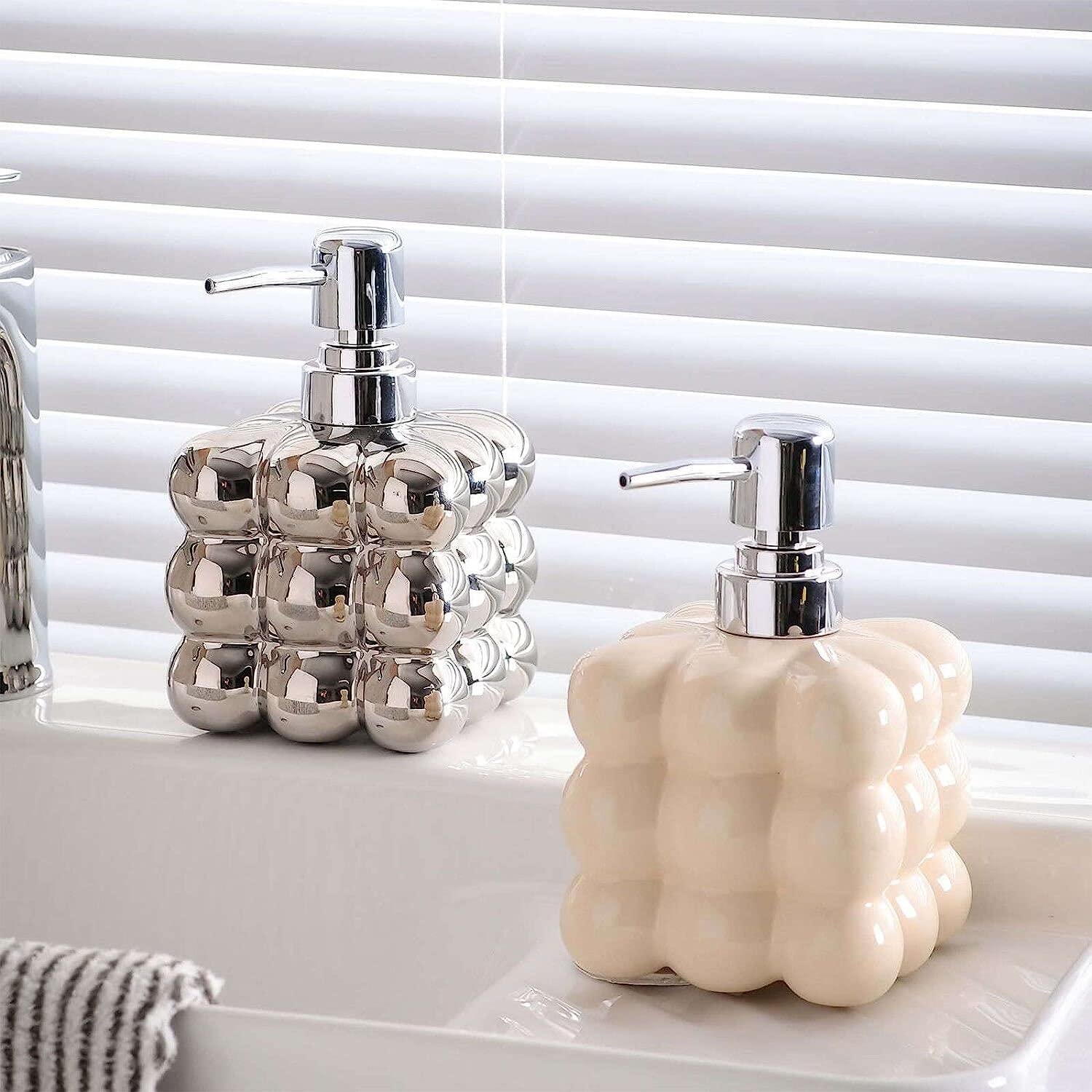 Dozownik mydła do rąk, Jednokolorowy ceramiczny okrągły dozownik mydła, wielokrotnego napełniania 400ml mydło do rąk i szampon butelka z pompką łazienki kuchnia, 14 uncji 1 szt(Electroplated Silver)