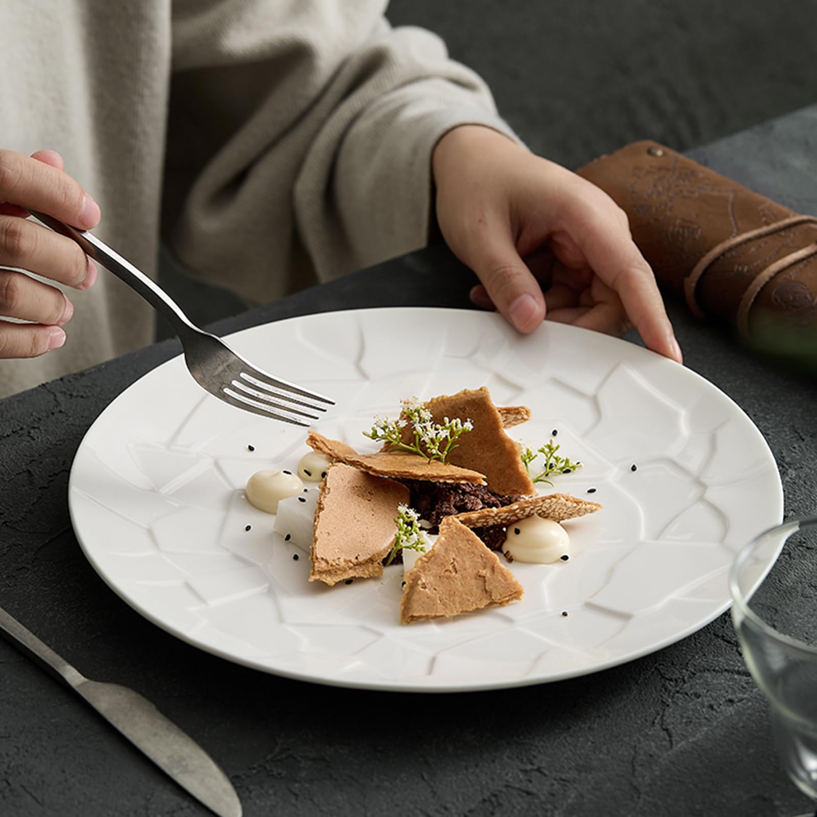 Biały Ceramiczny Talerz Obiadowy Z Wyróżnioną Fakturą, Zastawa Stołowa Na Deser Z Makaronem, Talerz Ekspozycyjny, Talerz Do Serwowania, święto Dziękczynienia Na Weselu(Size:26 * 26 * 2CM,Color:Biały)