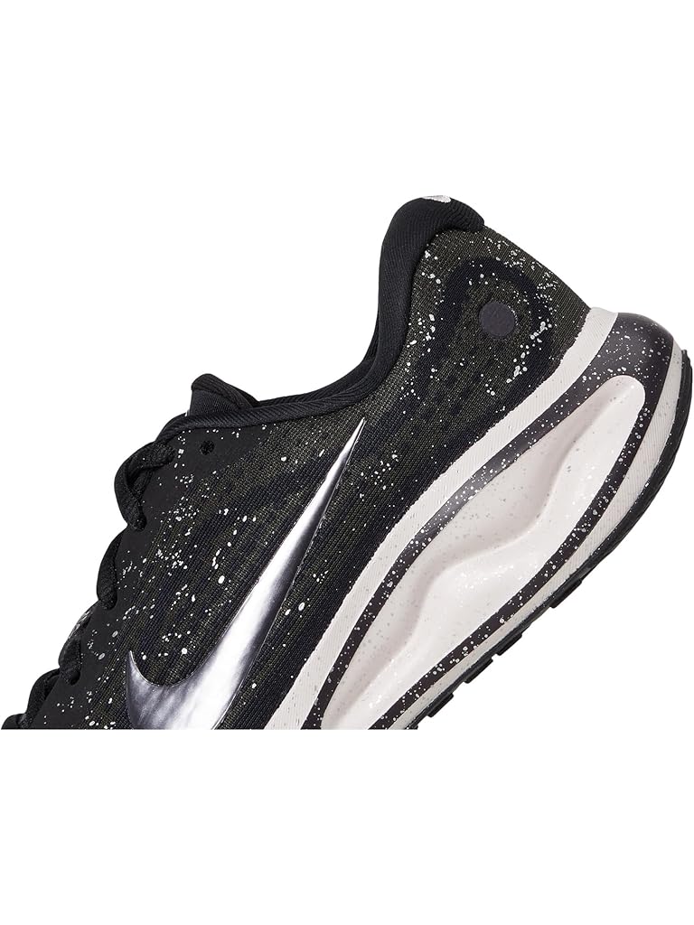 Black Nike Journey Run
