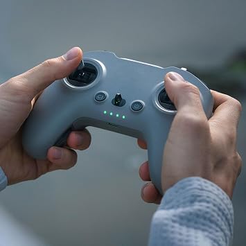 وحدة التحكم عن بعد FPV الأصلية 3 لـ DJI Avata 2، ونظارات DJI 3 - وزن أخف، ومدى أطول، ووضع تشغيل M-gear متاح، رمادي