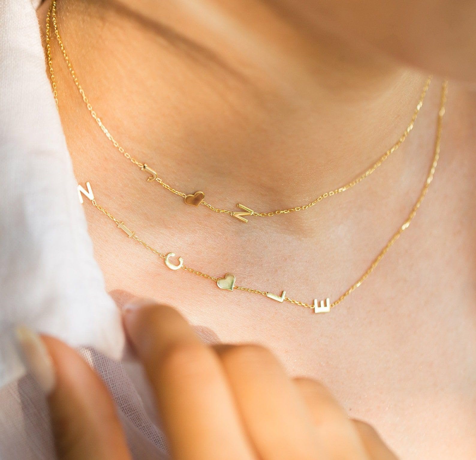 Due collana con iniziale personalizzato laterale lettera collana Festa della Mamma Natale gioiello damigella