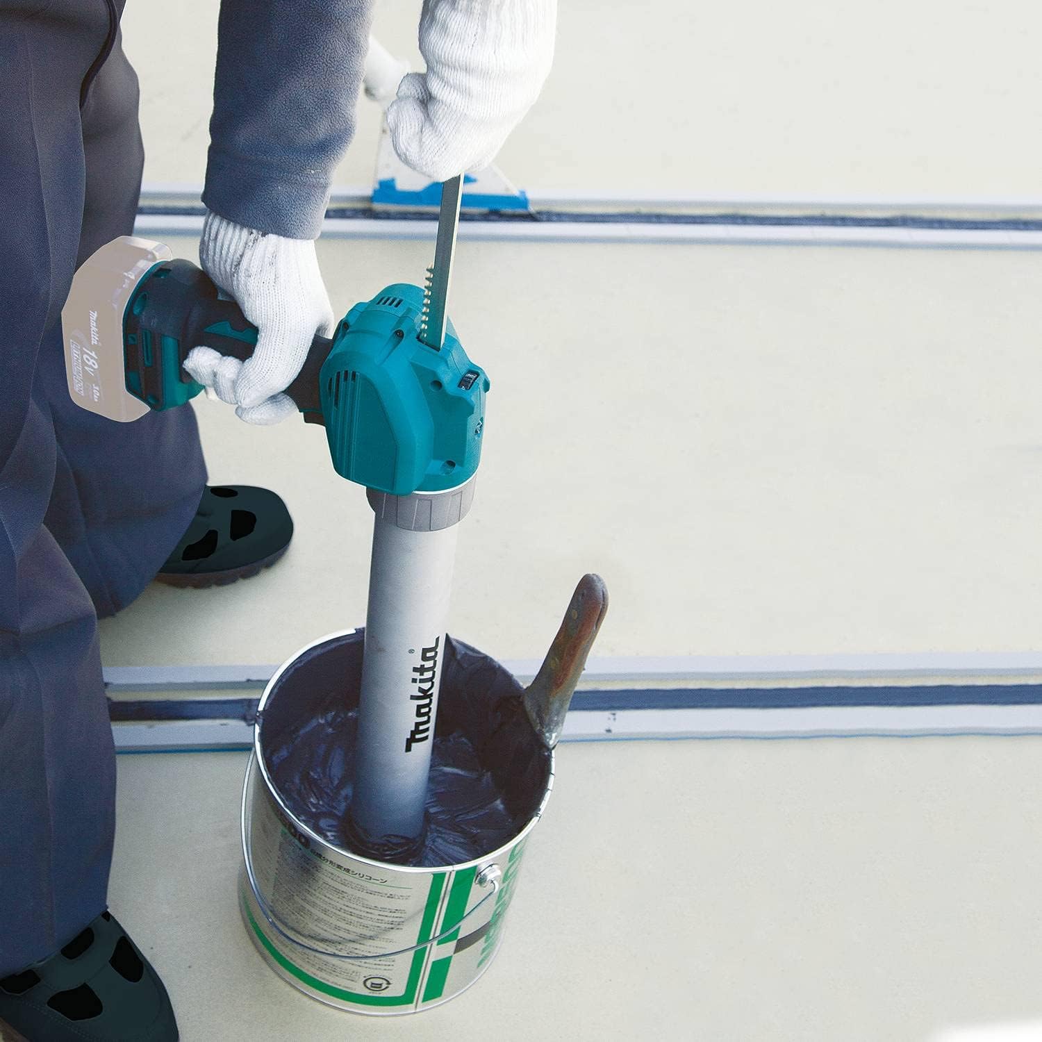 Makita XGC01ZB 18V LXT Lithium-Ion Cordless 20 oz. Barrel Style Caulk & Adhesive Gun, Tool Only, Silver/Blue/Black, 20-Ounce