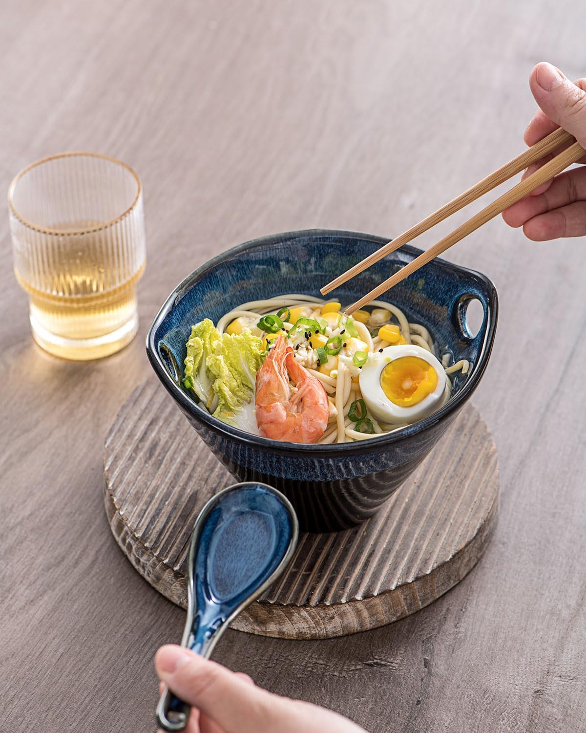 UNICASA Japanese Ramen Bowl Set with Chopsticks, Spoons and Rests, 26oz Deep Porcelain Noodle Bowl Set of 2 for Udon, Pho, Salad, Soup (Reactive Blue) image 5