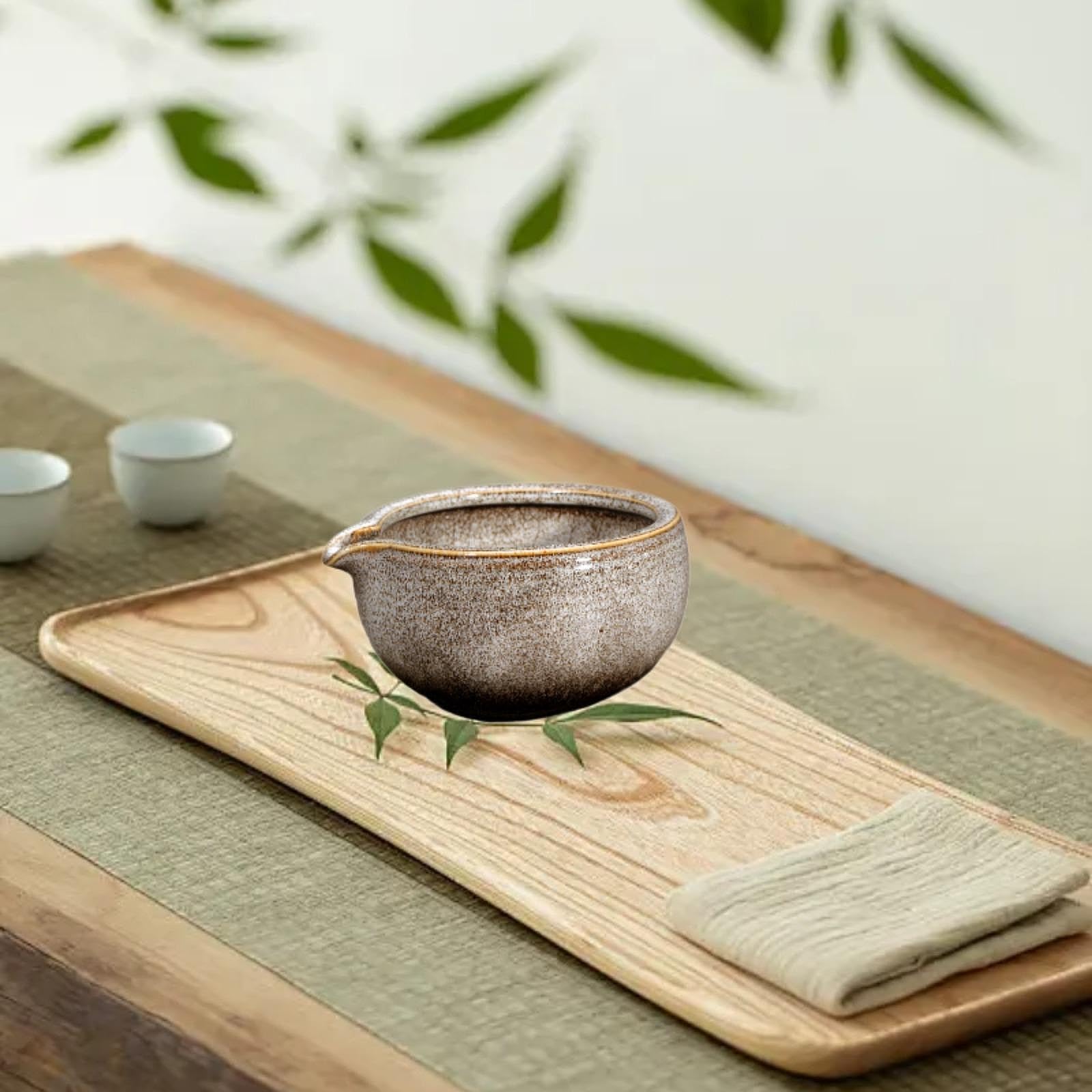 Un somptueux bol à matcha japonais noir Un somptueux bol à matcha japonais noir