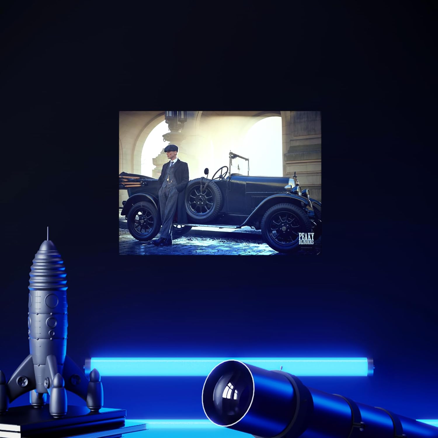 Displate Official Peaky Blinders Metal Poster Magnetic Mounting Included Licensed Artwork Modern Wall Decor Tommy Car Poster 12.6x17.7 in