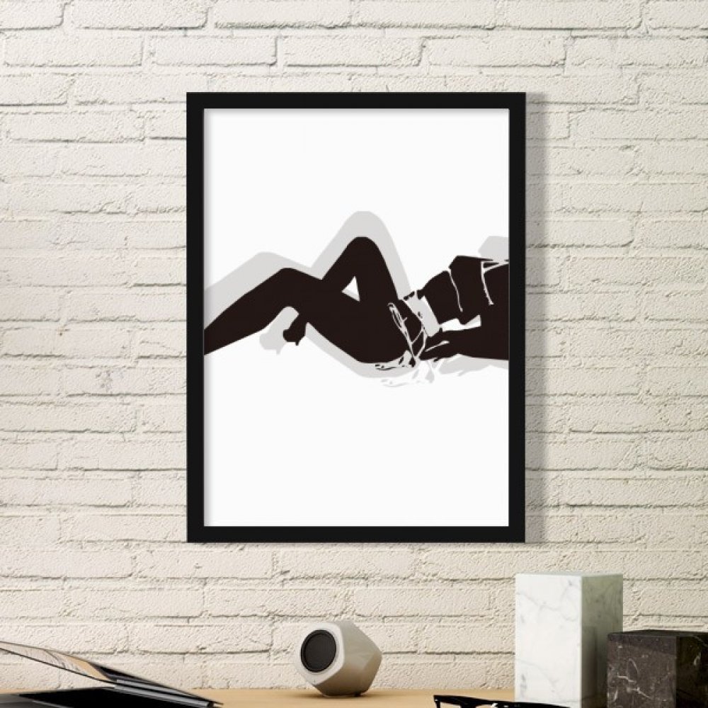 Peinture image silhouette de fille dans un cadre en bois rond noir pour salon