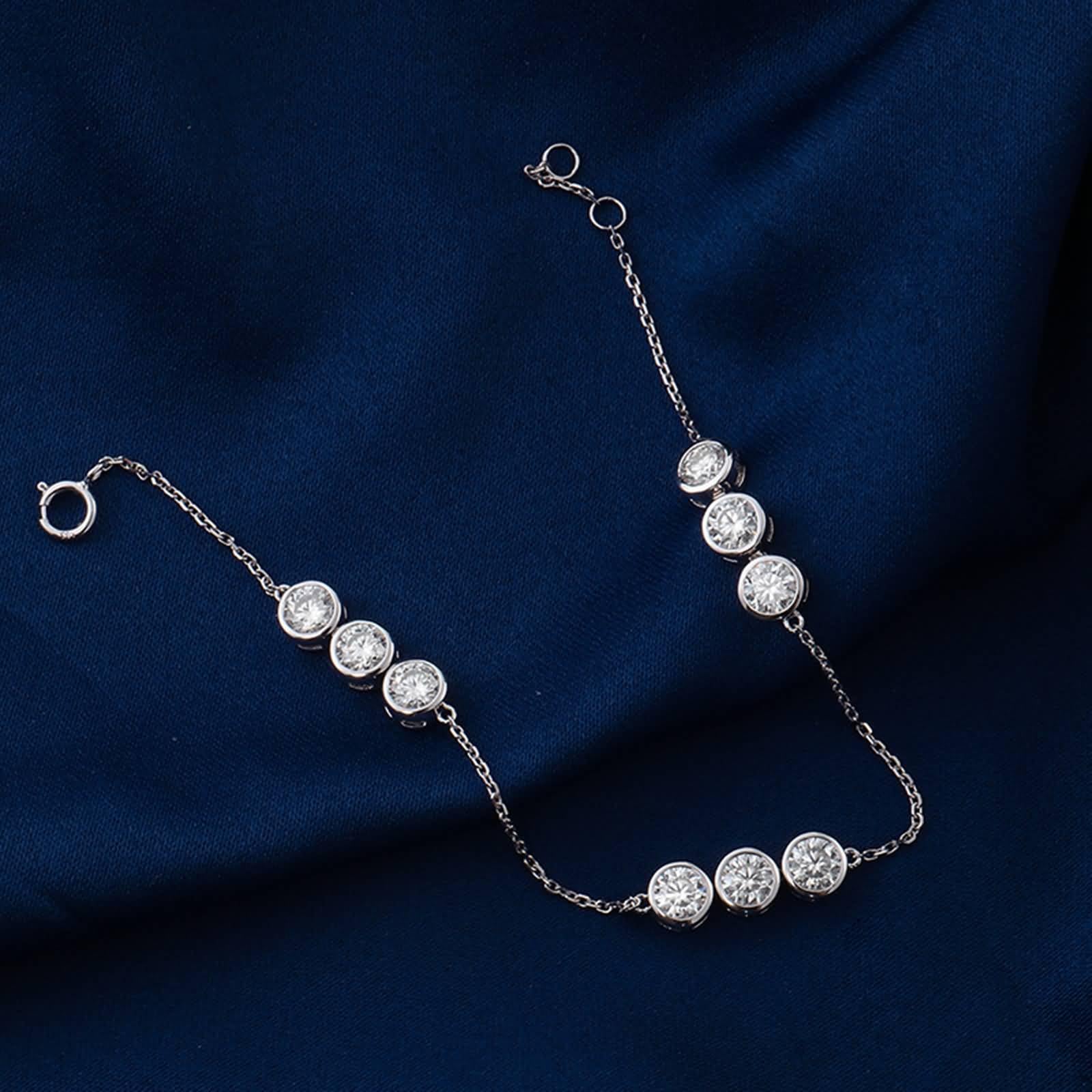 Pulsera de cadena de oro blanco para mujer con moissanita redonda de 4 mm