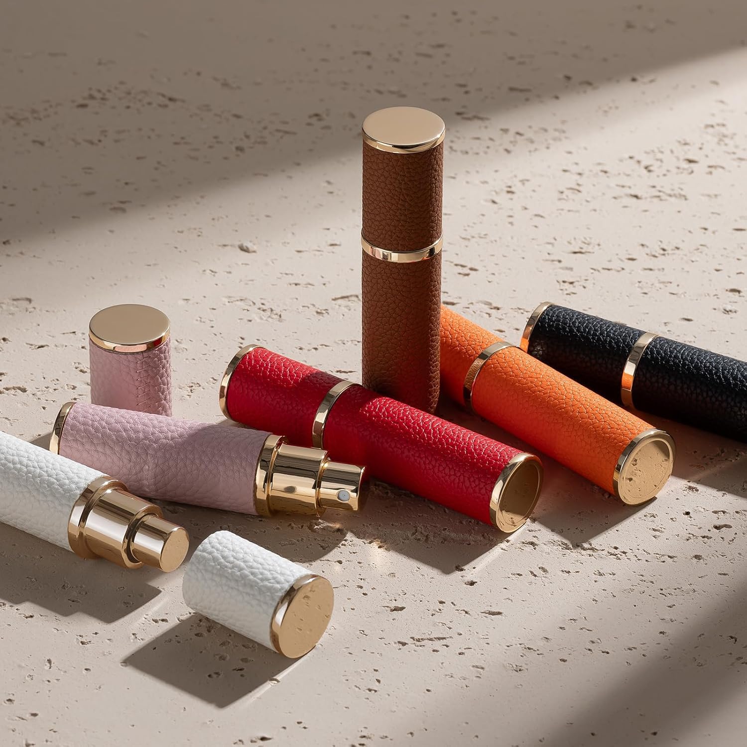 Fusupak Frasco de perfume de viagem recarregável – mini pulverizador atomizador de colônia portátil – recipiente vazio para viagem – 10 ml, preto, 2 peças, refil de couro com… em promoção! Veja a oferta e mais achadinhos de Refis, Amostras e Frascos 7 Hoje é o melhor dia para comprar Fusupak Frasco de perfume de viagem recarregável – mini pulverizador atomizador de colônia portátil – recipiente vazio para viagem – 10 ml, preto, 2 peças, refil de couro com… com aquele preço maroto! Promoção! Aproveite a oferta! 7