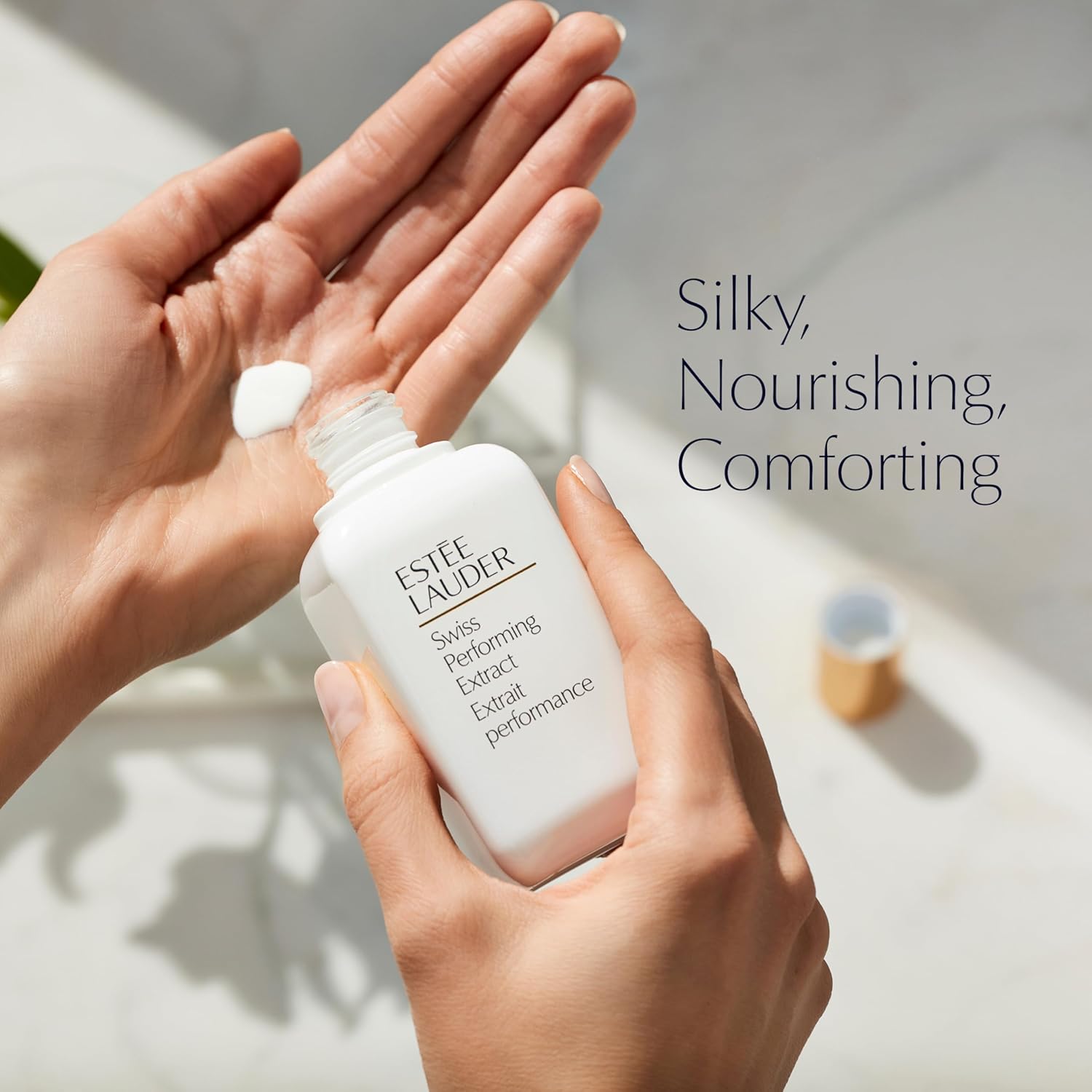 Estée Lauder Swiss Performing Extract Nemlendirici Sütlü Yumuşak Yüz Losyonu, 3.4 ons.