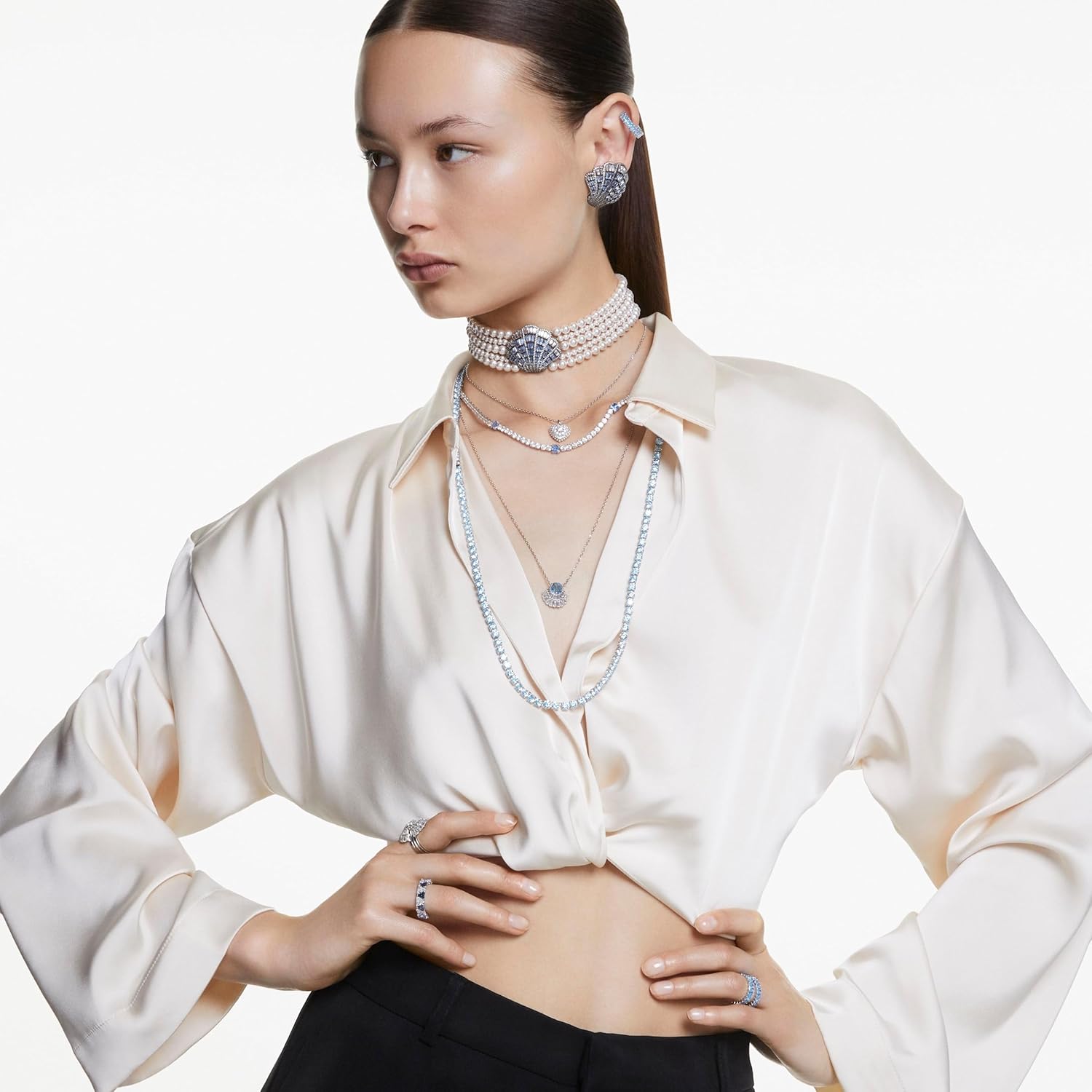 Swarovski Idyllia Pendant Necklace, Heart Pendant with Clear Round-Cut Stone and Clear Round Crystals in a Rhodium-Finished Setting, Part of the Swarovski Idyllia Collection - Image 7